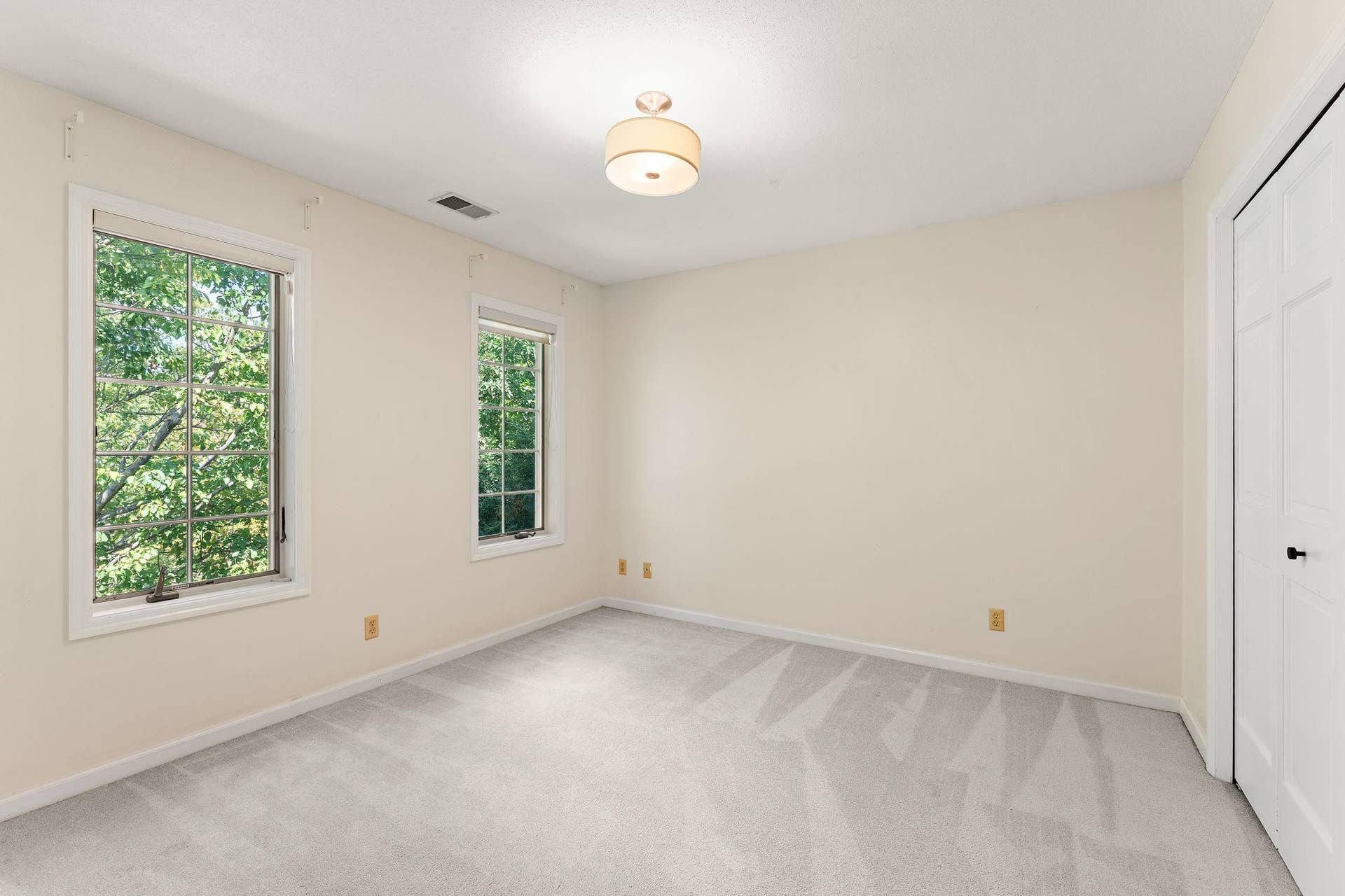 3749 Fairway Drive, Woodbury, MN 55125 3749 Fairway Drive, Woodbury, MN 55125