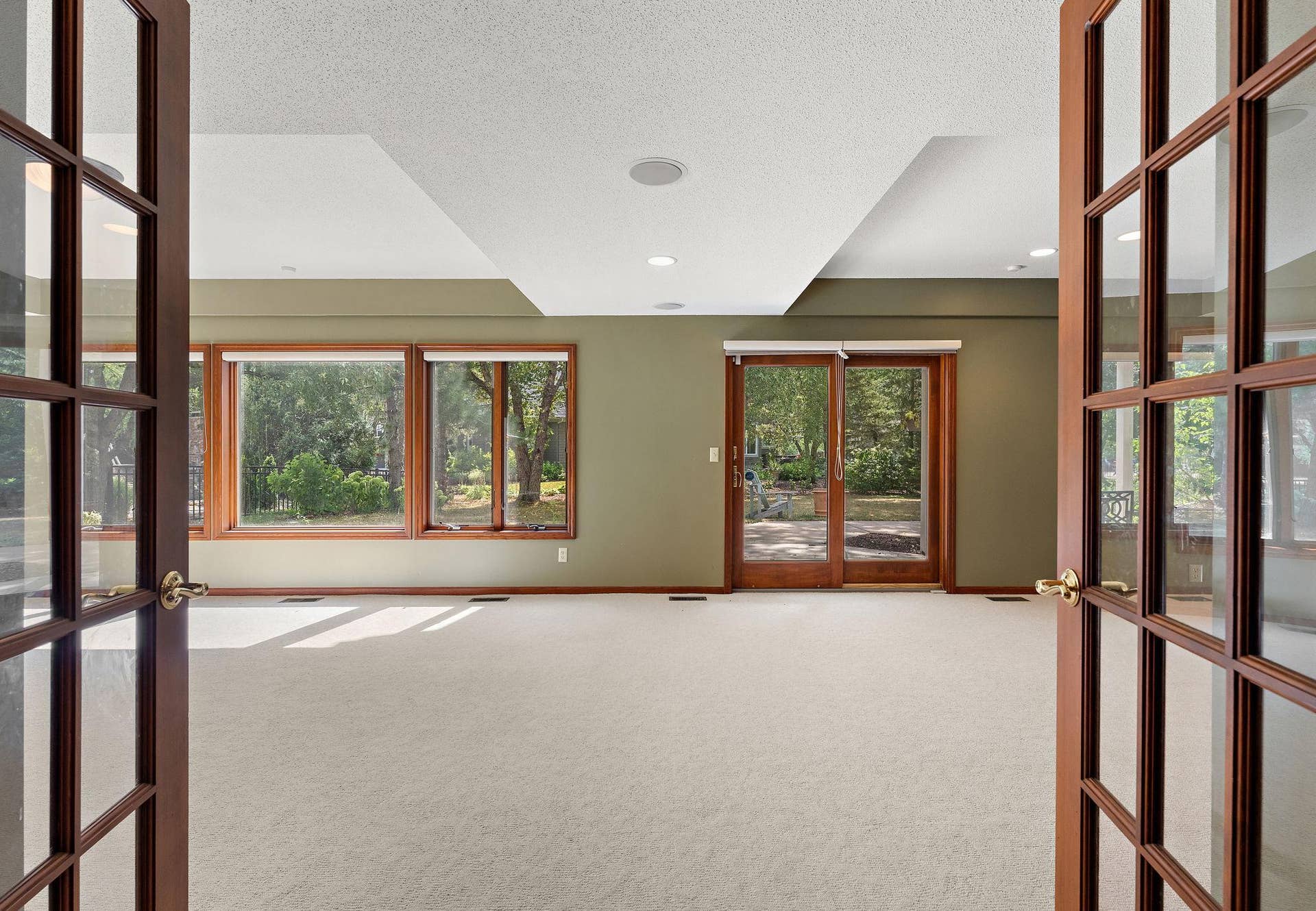 3749 Fairway Drive, Woodbury, MN 55125 3749 Fairway Drive, Woodbury, MN 55125