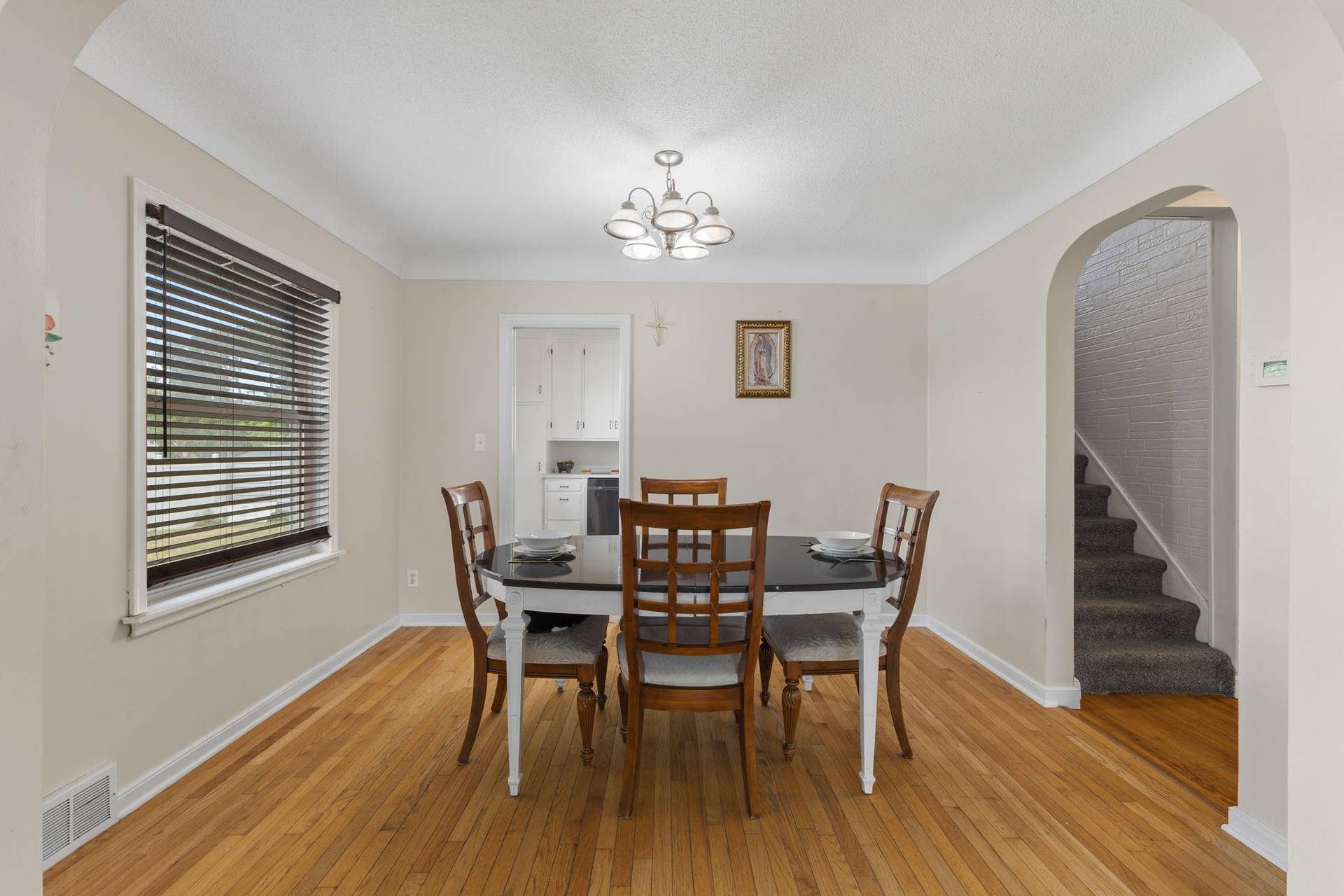 5301 Brooklyn Boulevard, Brooklyn Center, MN 55429 Semiformal Dining