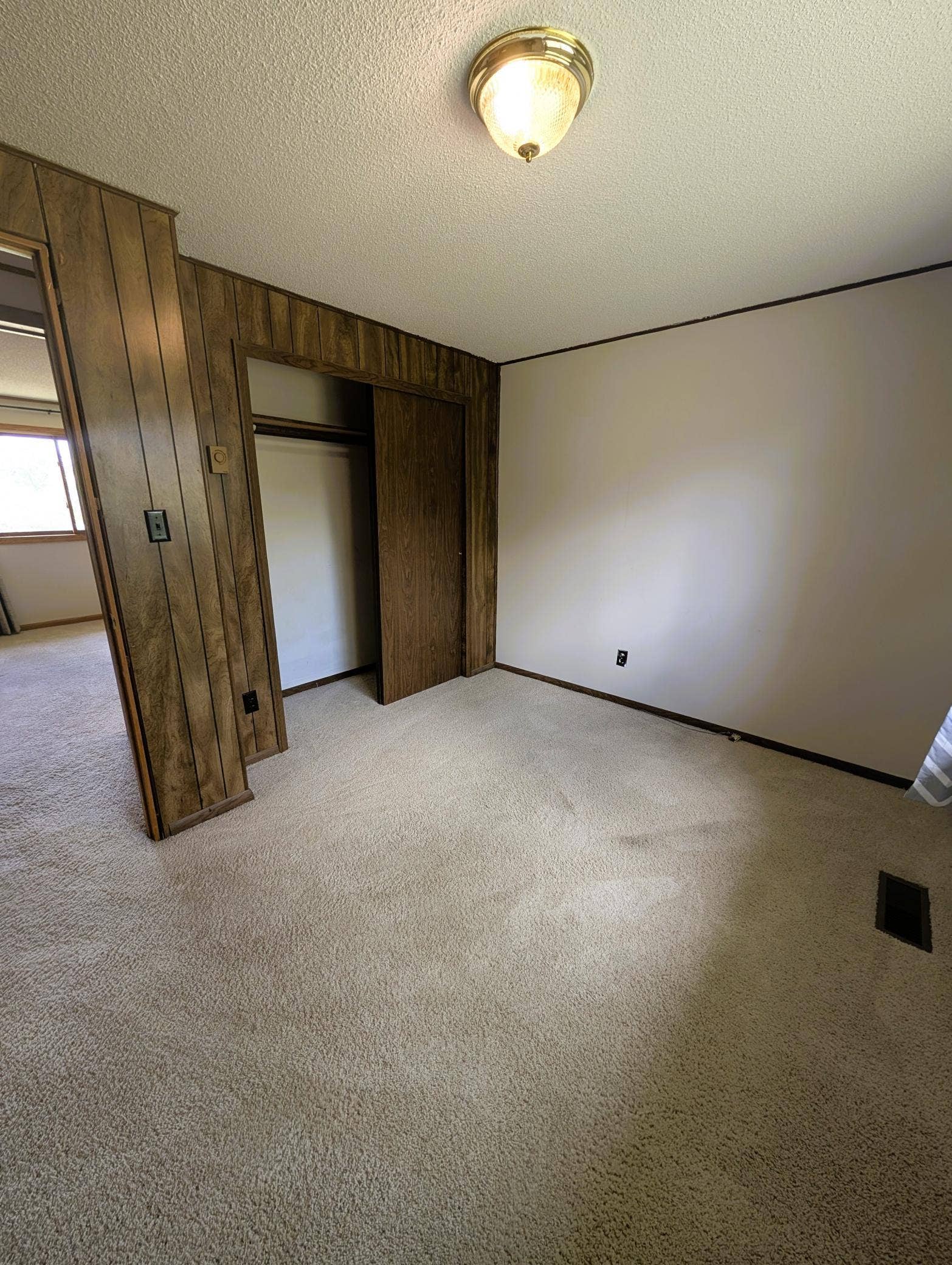 216 Stoner Avenue SE, Bemidji, MN 56601 PXL_20260909_183550158.jpg