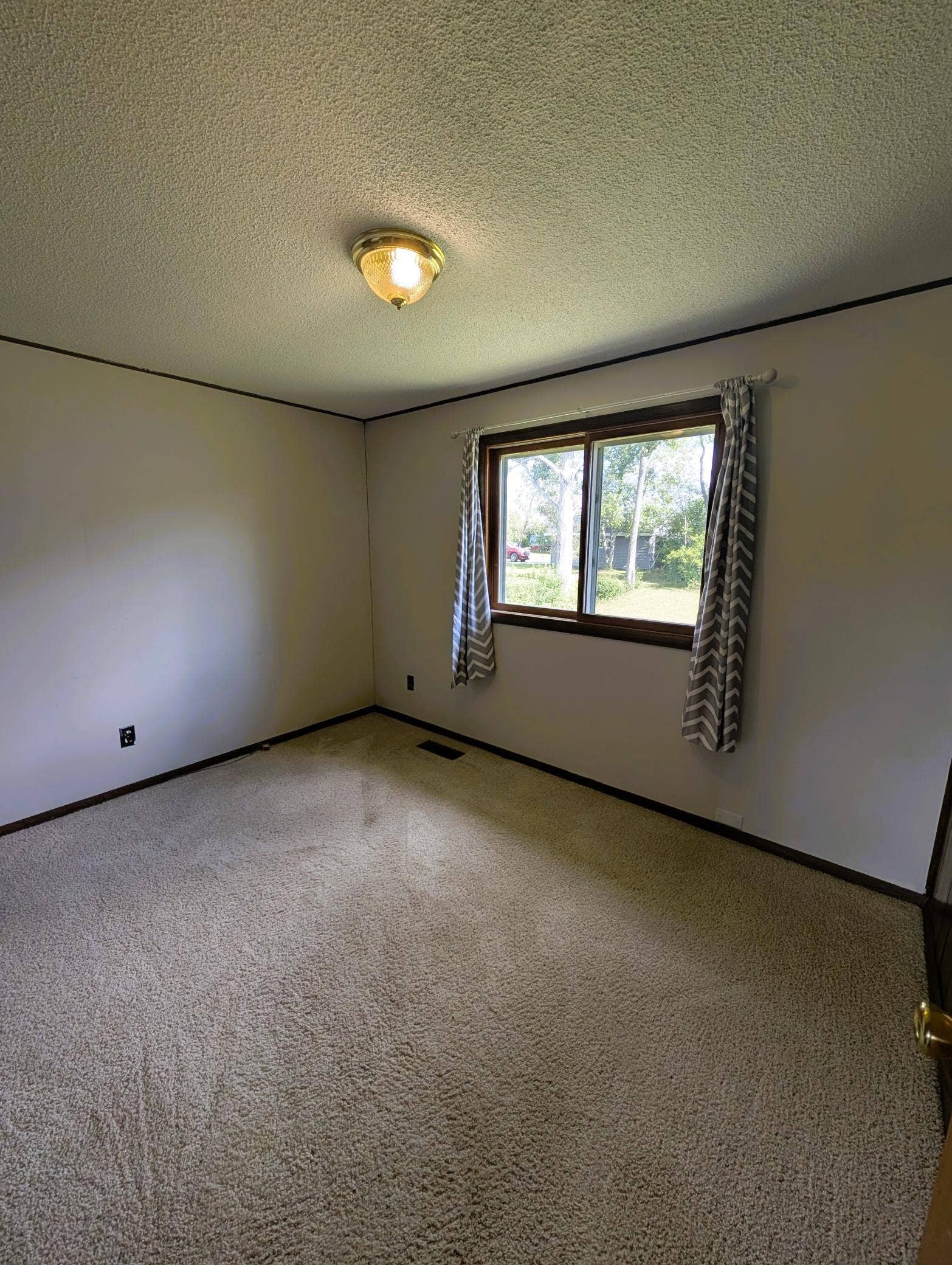 216 Stoner Avenue SE, Bemidji, MN 56601 PXL_20260909_183543907.jpg