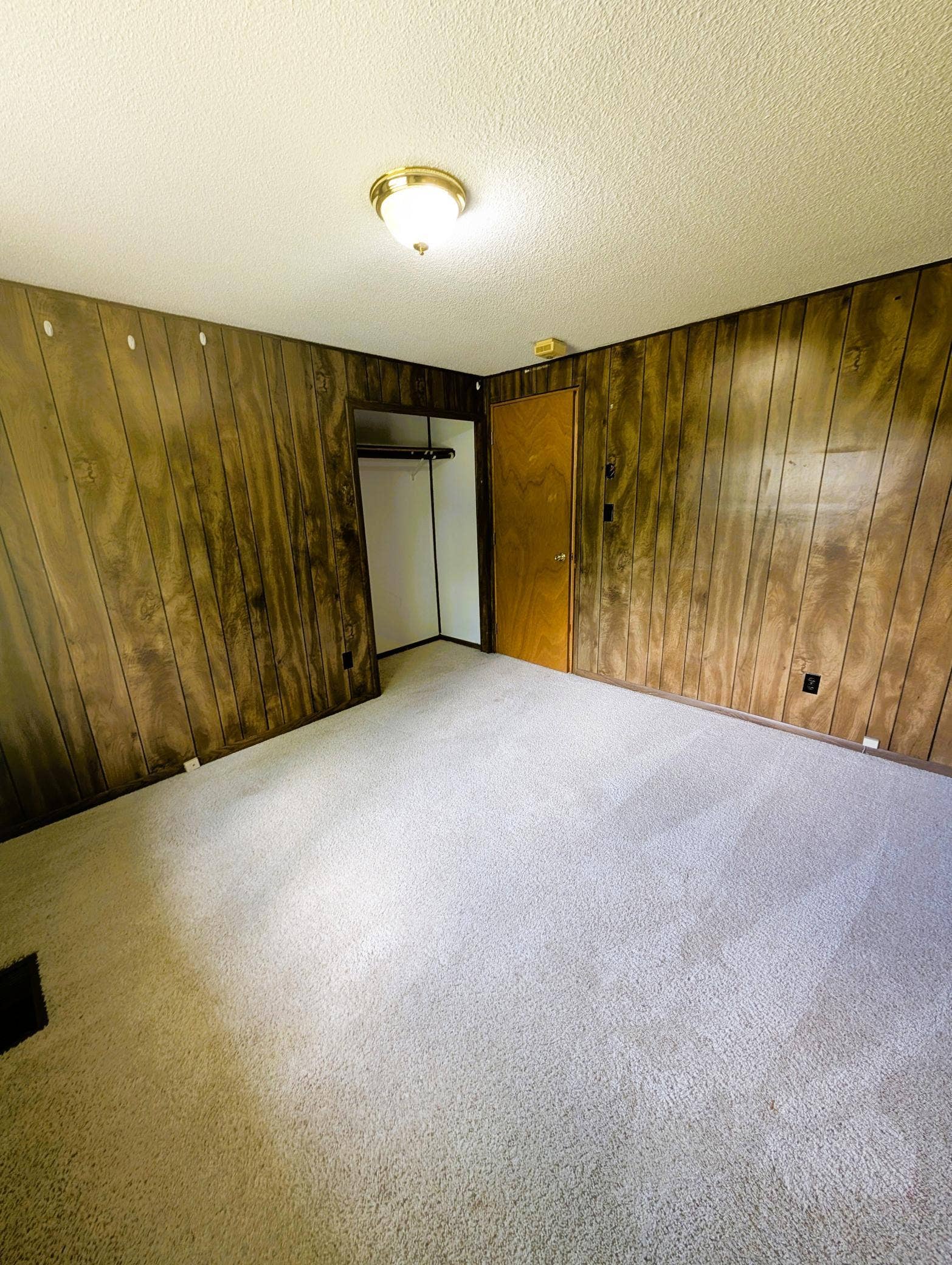 216 Stoner Avenue SE, Bemidji, MN 56601 PXL_20260909_183503026.jpg