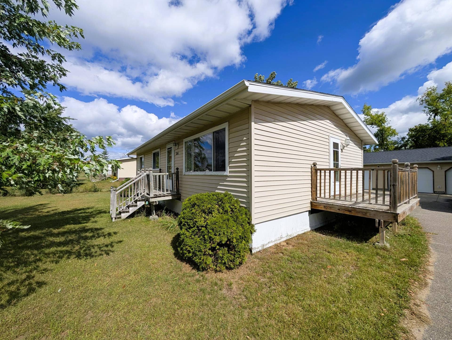 216 Stoner Avenue SE, Bemidji, MN 56601 PXL_20260909_184132499.jpg