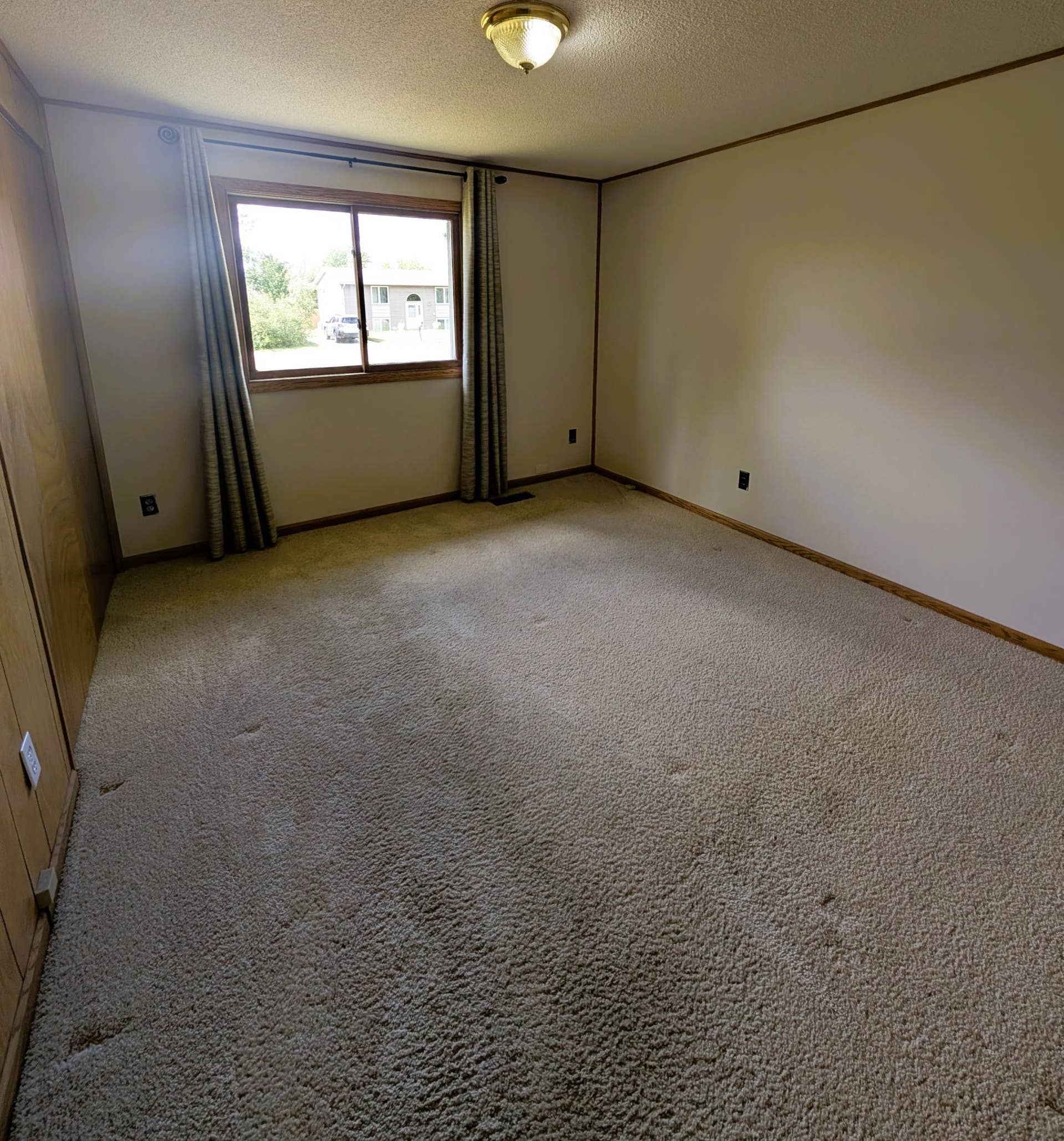 216 Stoner Avenue SE, Bemidji, MN 56601 PXL_20260909_183529576.jpg