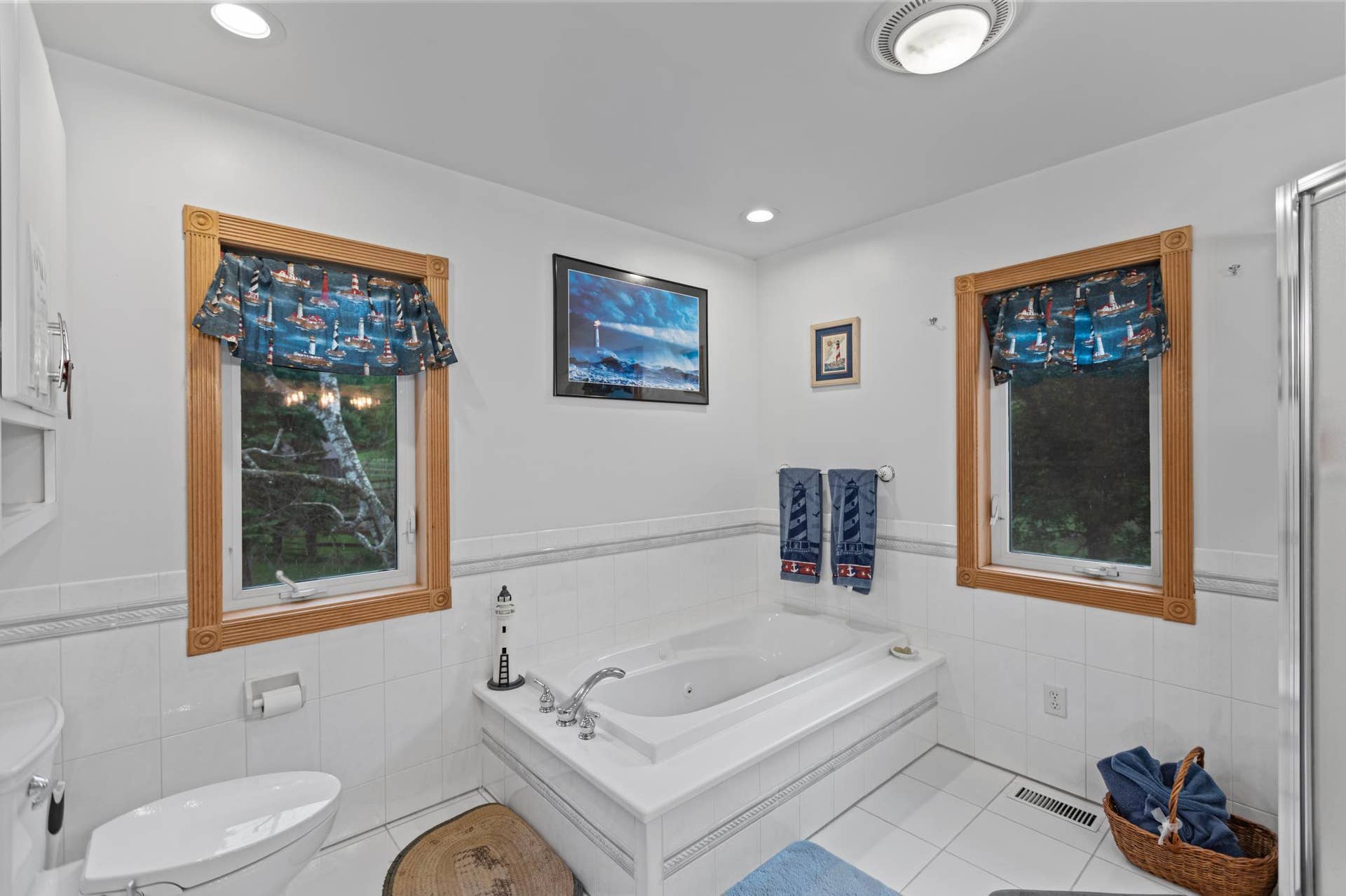 Full Master bath, suite