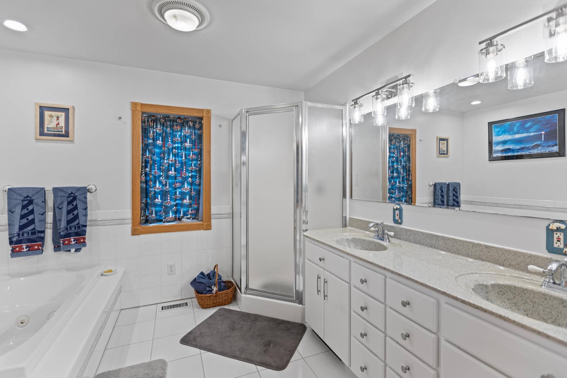 Full Master bath, suite