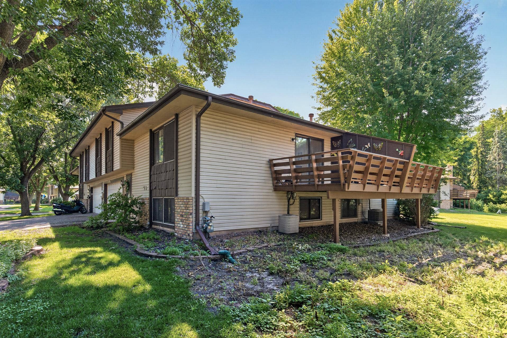 7735 York Lane N, Brooklyn Park, MN 55443 7735 York Lane N, Brooklyn Park, MN 55443