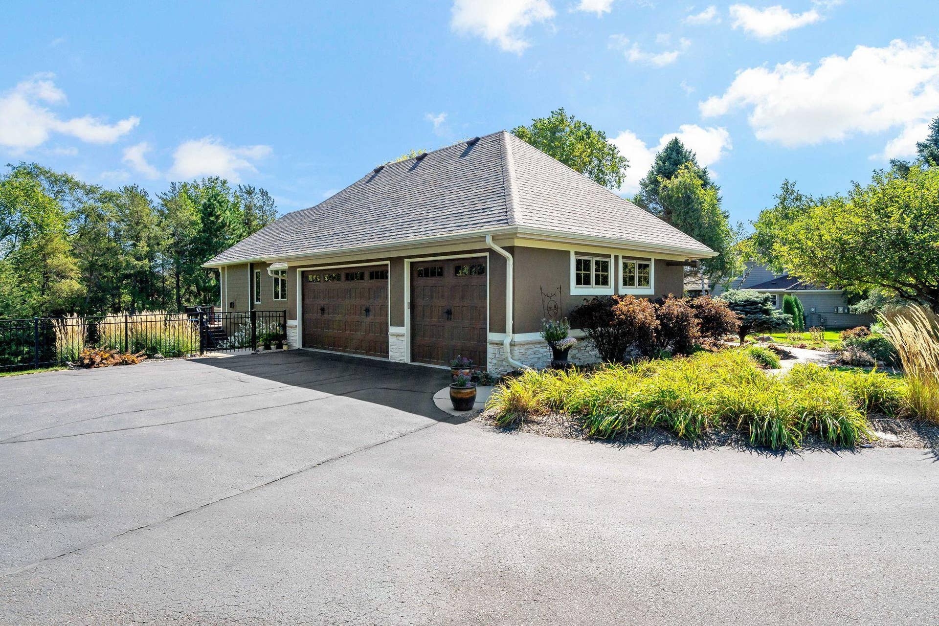 9576 51st Street N, Lake Elmo, MN 55042 7-web-or-mls-9576 51st St Lake Elmo MN_0007.jpg
