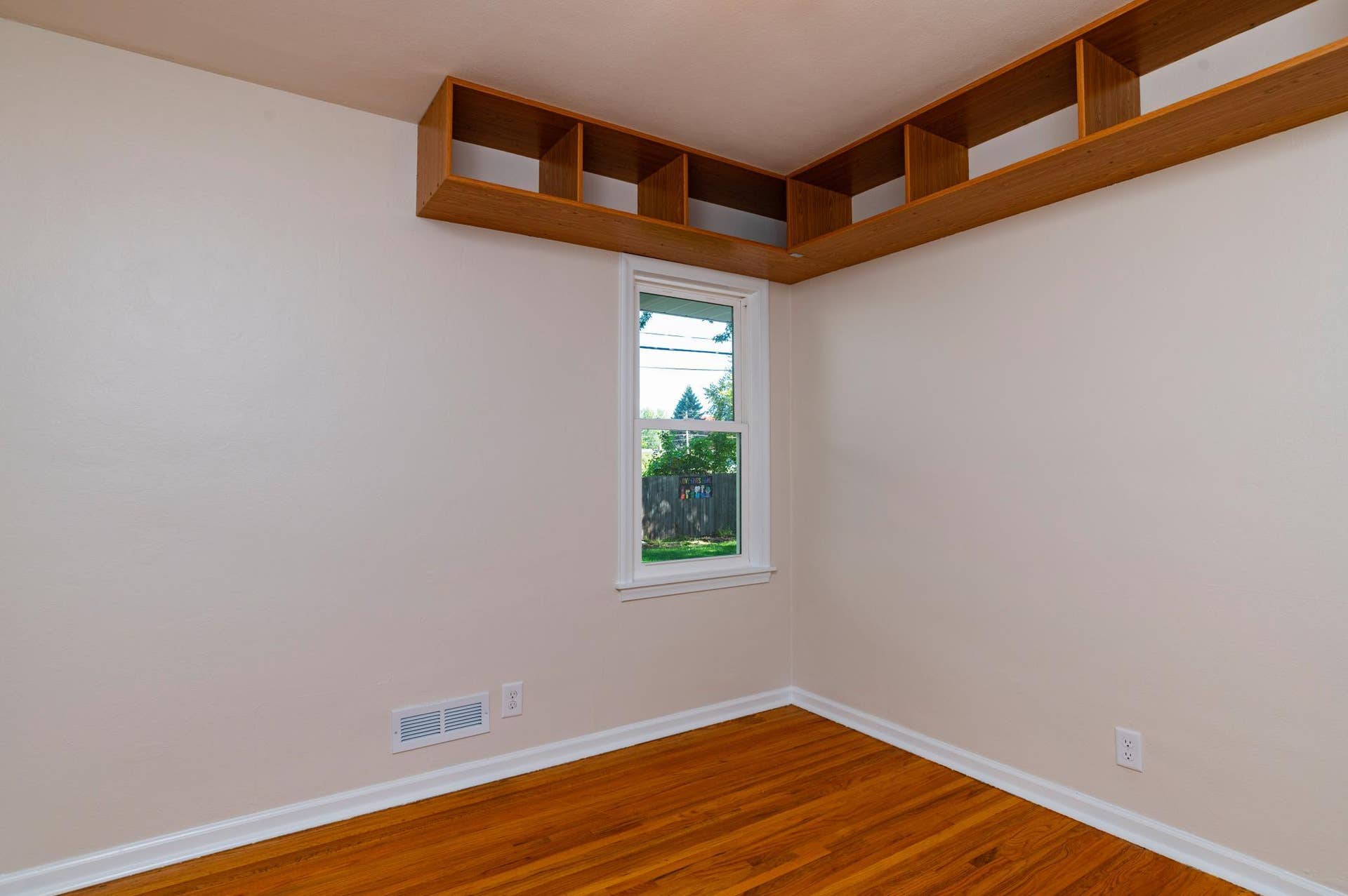 2025 Field Ave.-4853.jpg