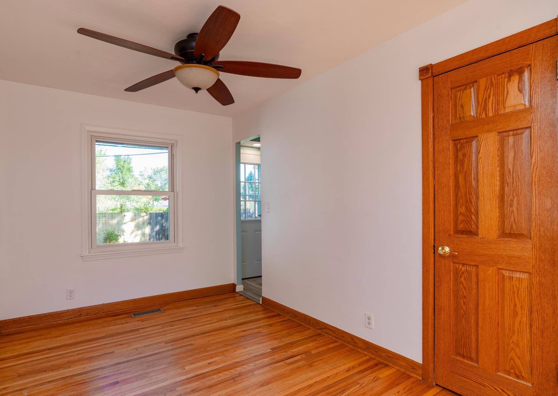 2025 Field Ave.-4836.jpg