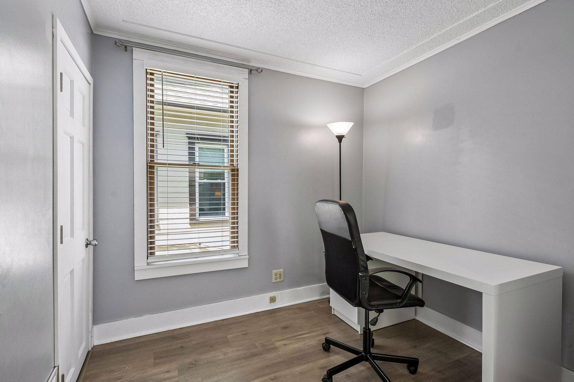 3014 E 26th Street, 67, Minneapolis, MN 55406 Fantastic flex space - perfect for office or studio, or possible 3rd bedroom.
