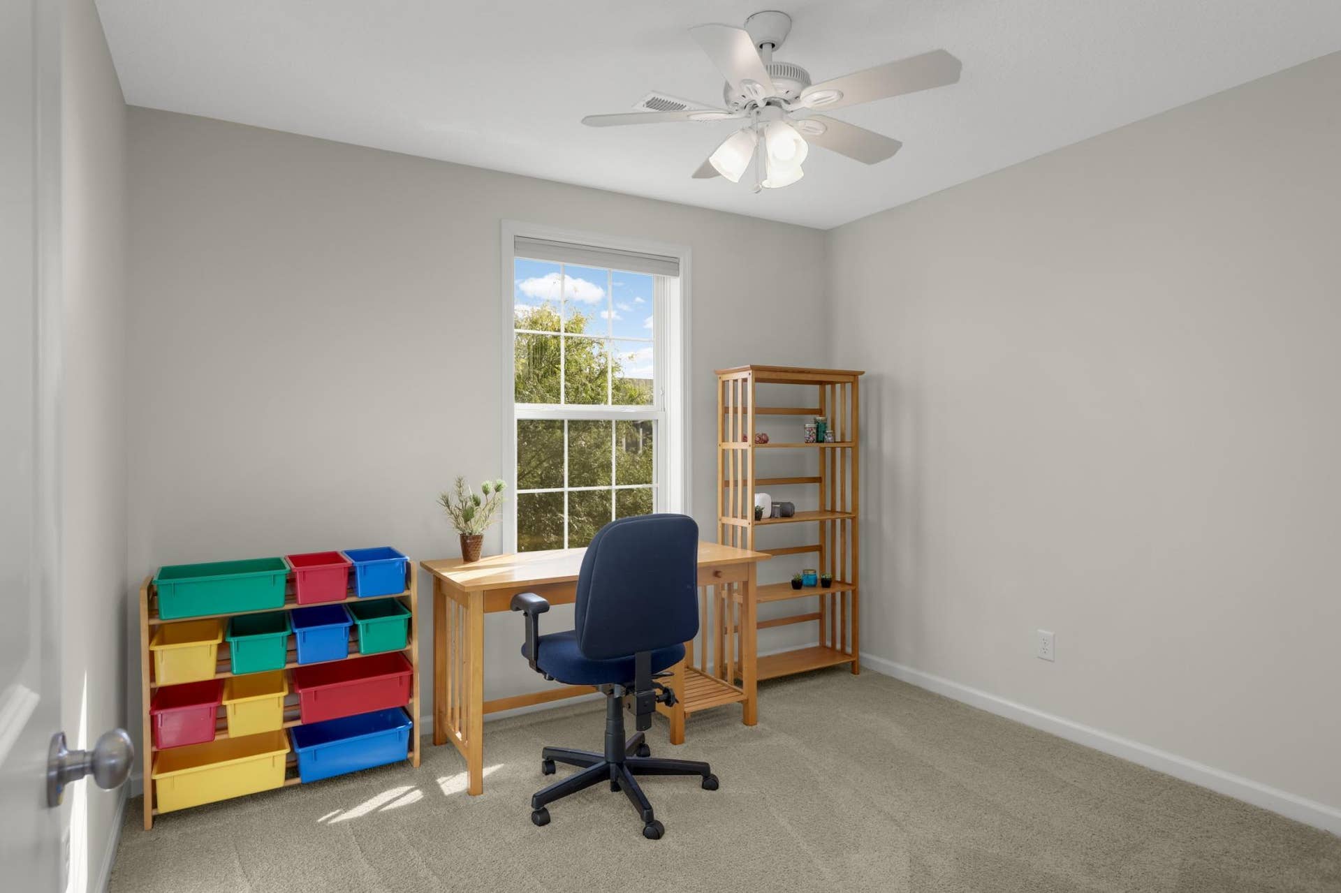 9354 Summerlin Road, Woodbury, MN 55129 4th upper level bedroom