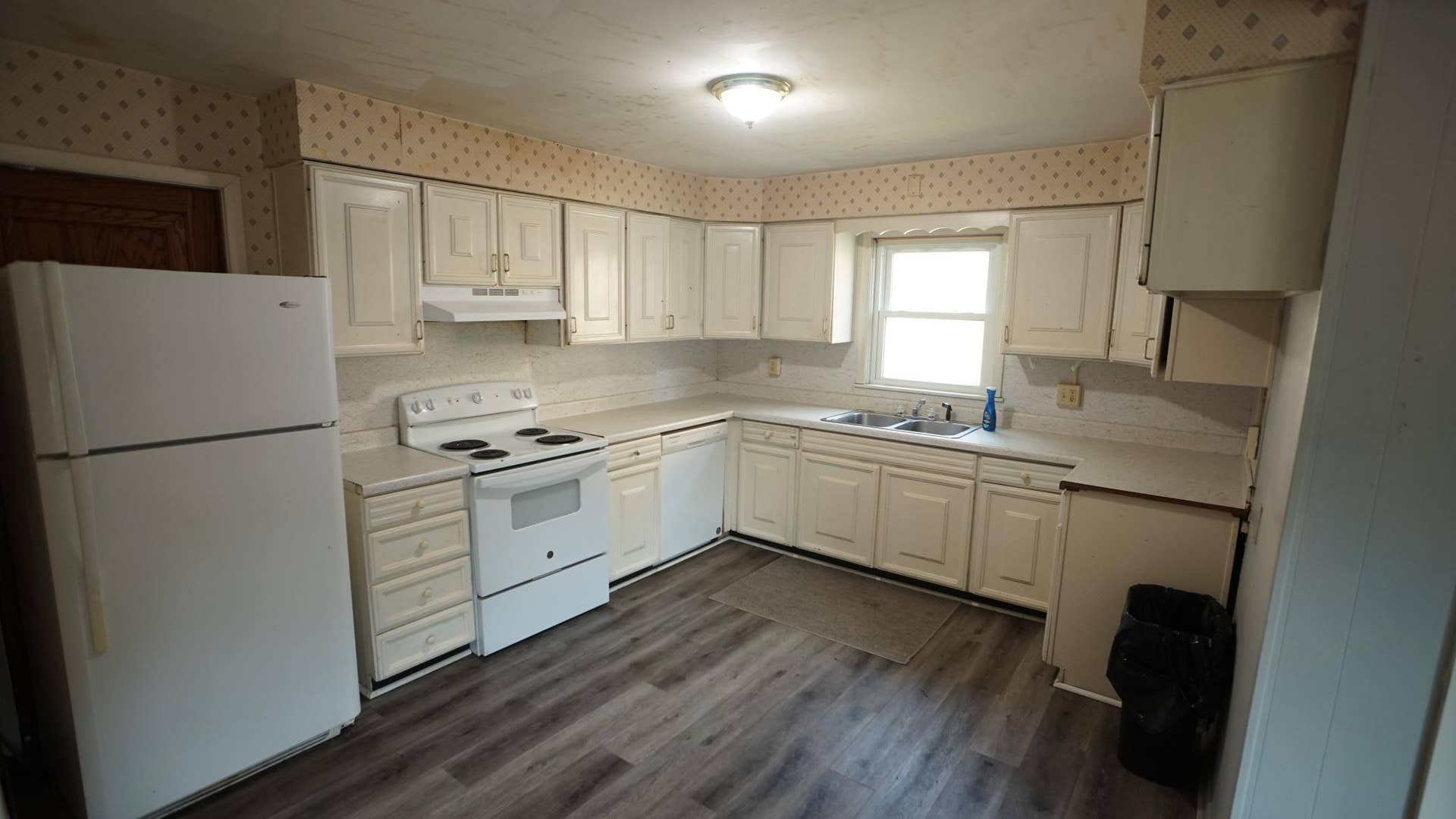 406 7th Avenue S, Saint Cloud, MN 56301 DSC00184.JPG