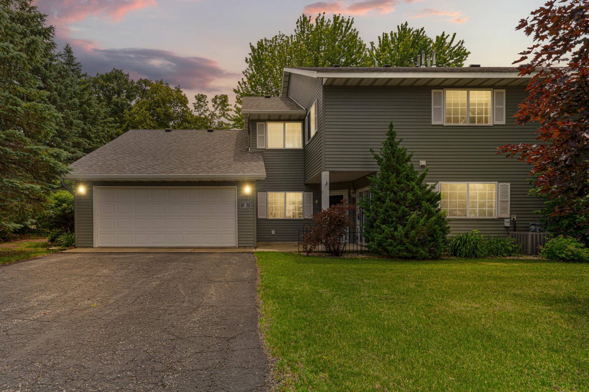 2 front_tw.jpg
