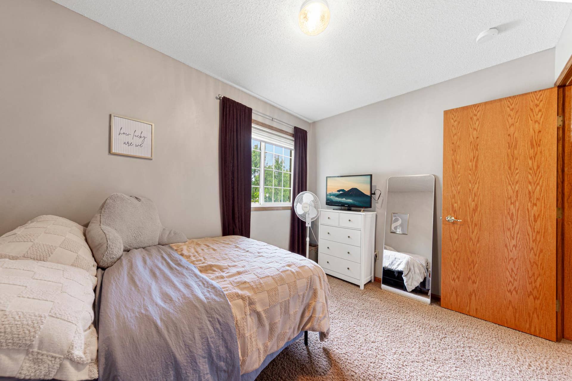 17 bedroom 1.jpg