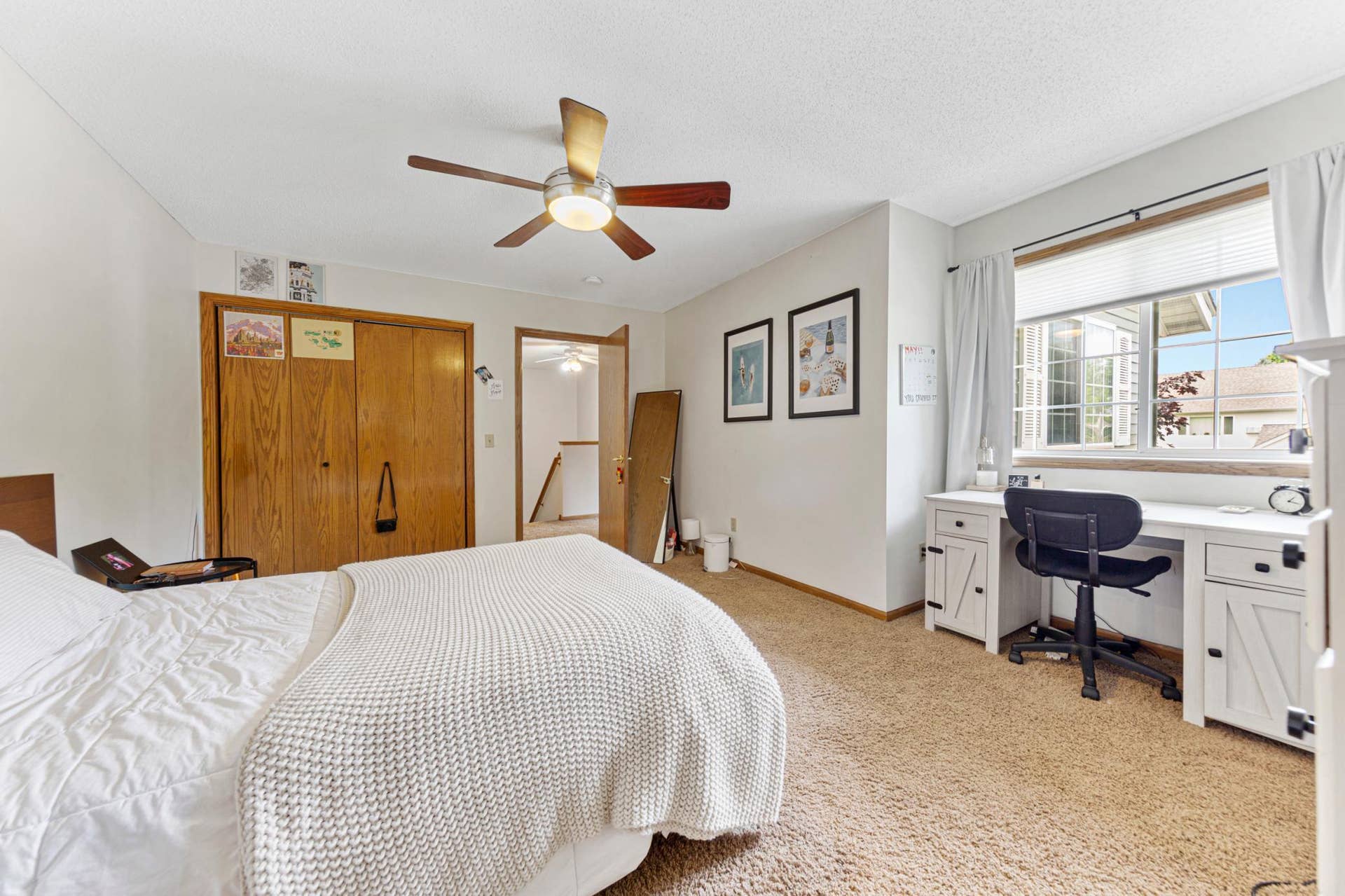 22 main bedroom.jpg