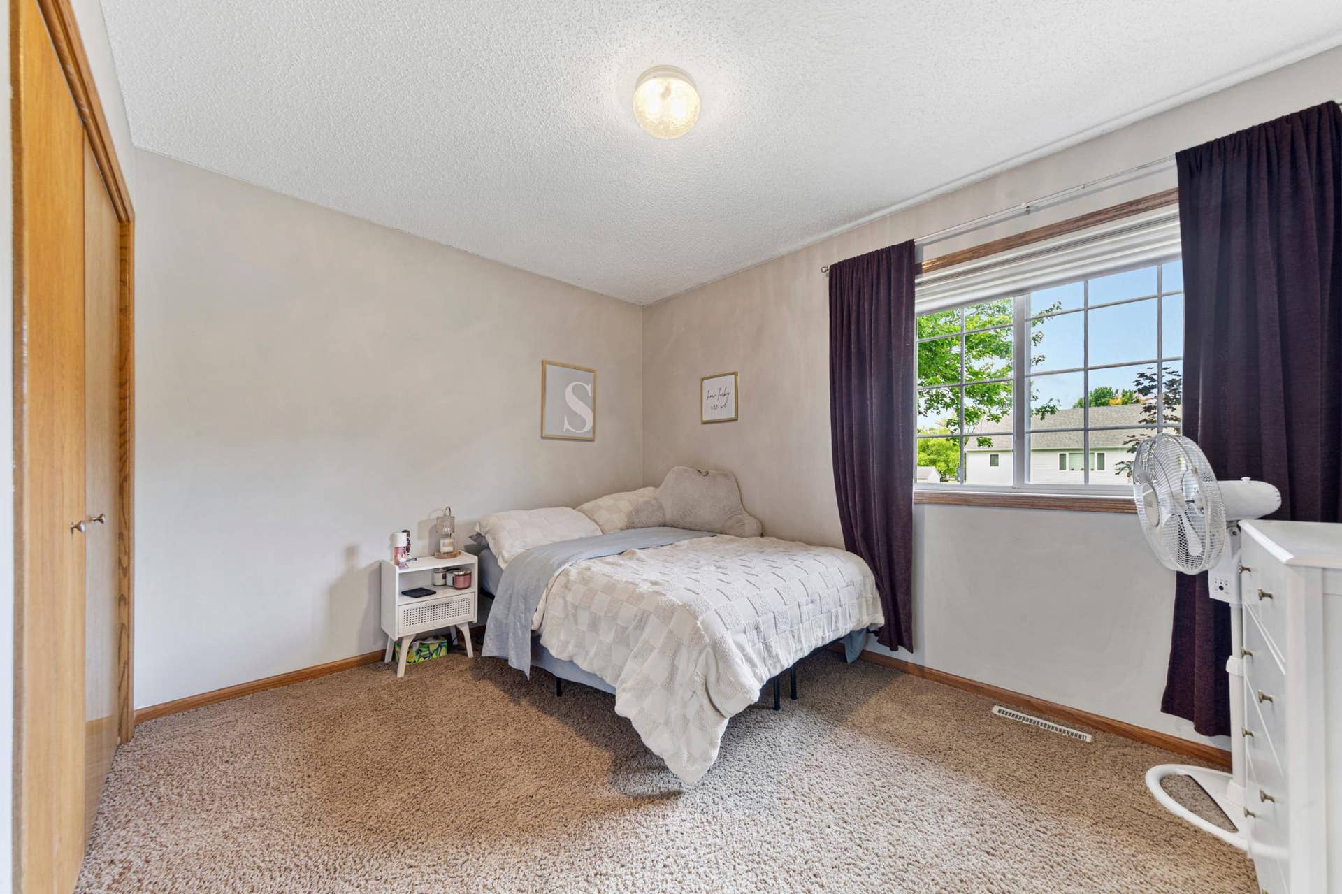 16 bedroom 1.jpg