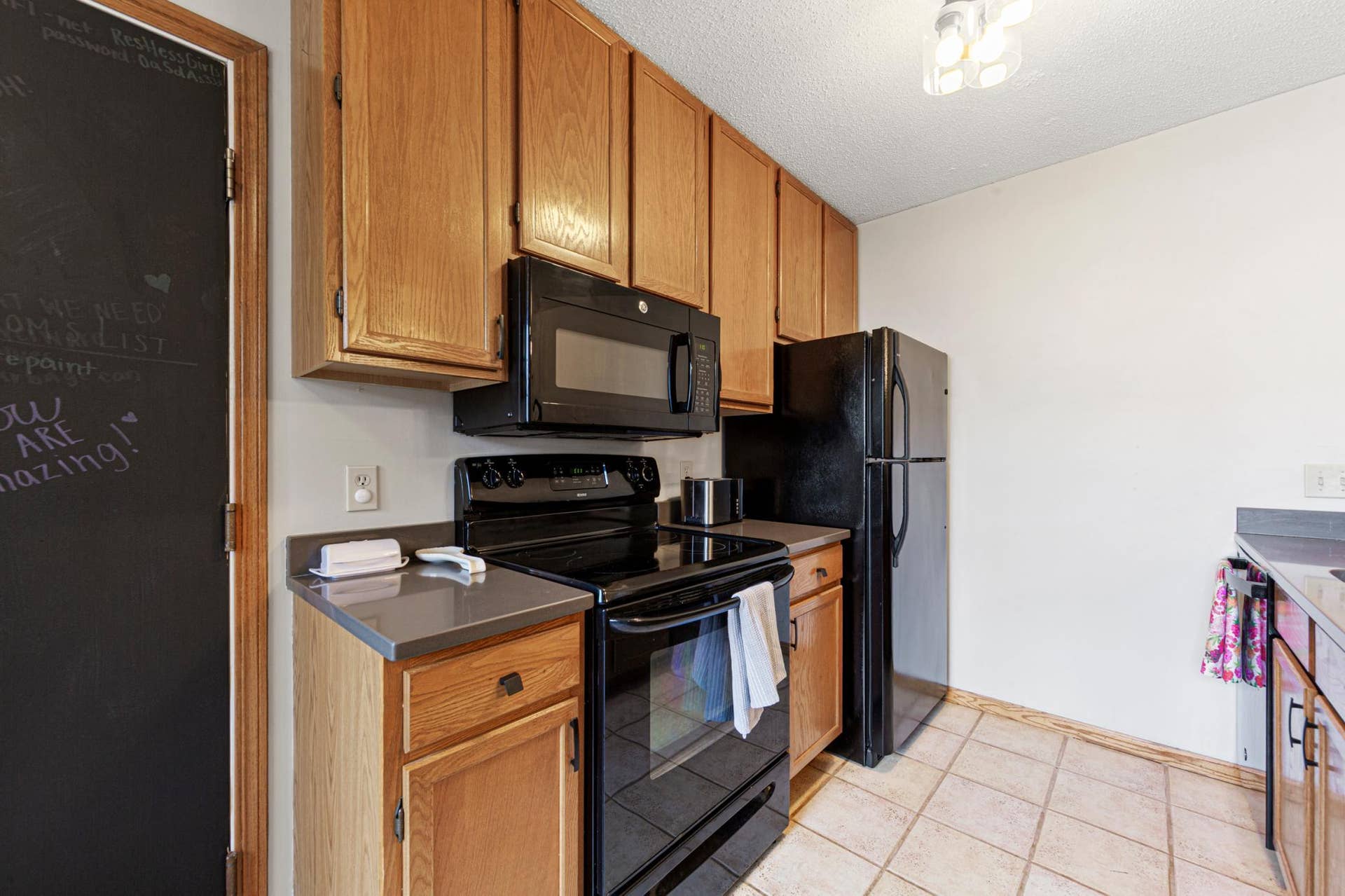 9 kitchen.jpg