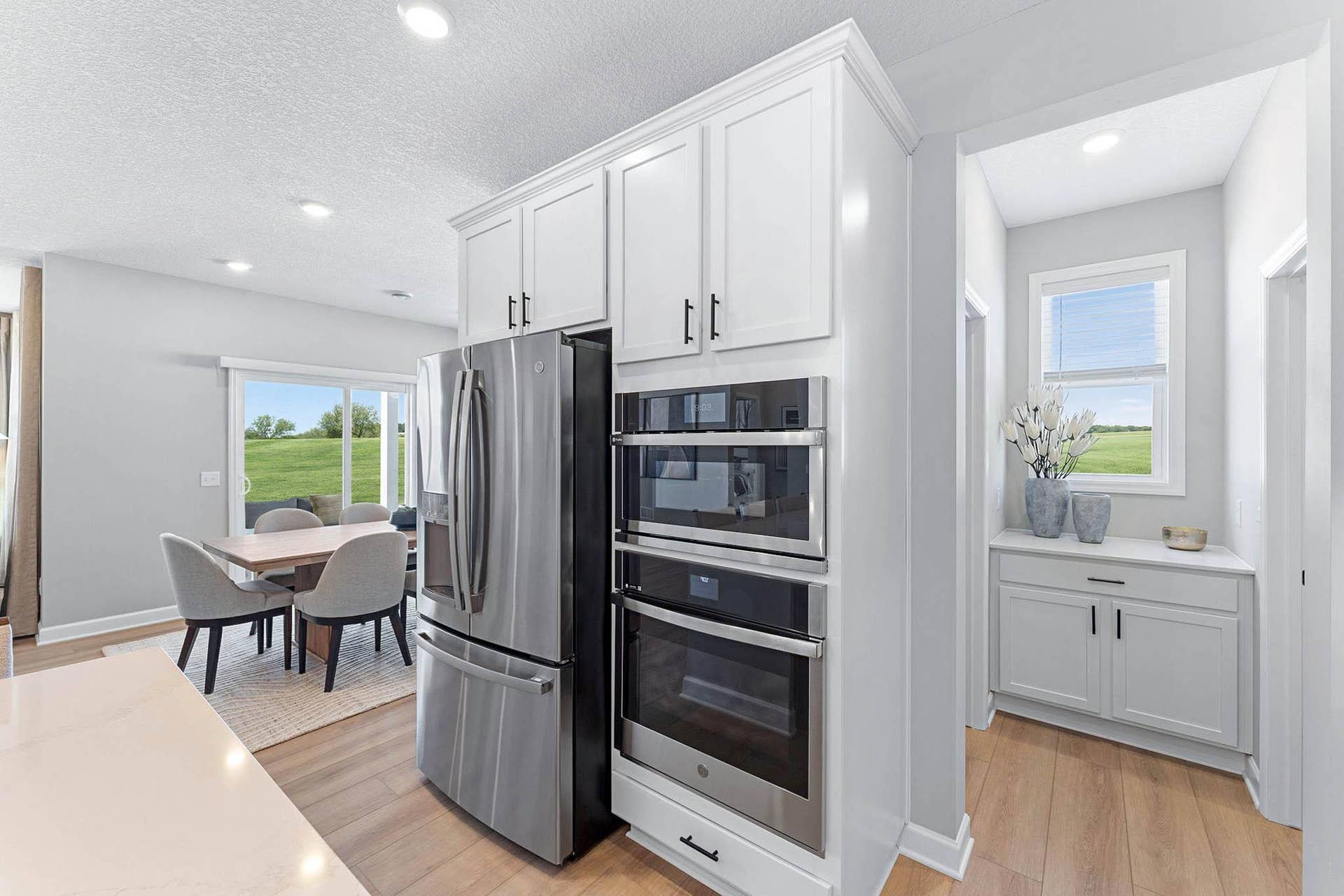 5222 Long Pointe Bay, Woodbury, MN 55129 (All photos are of the actual model home.)