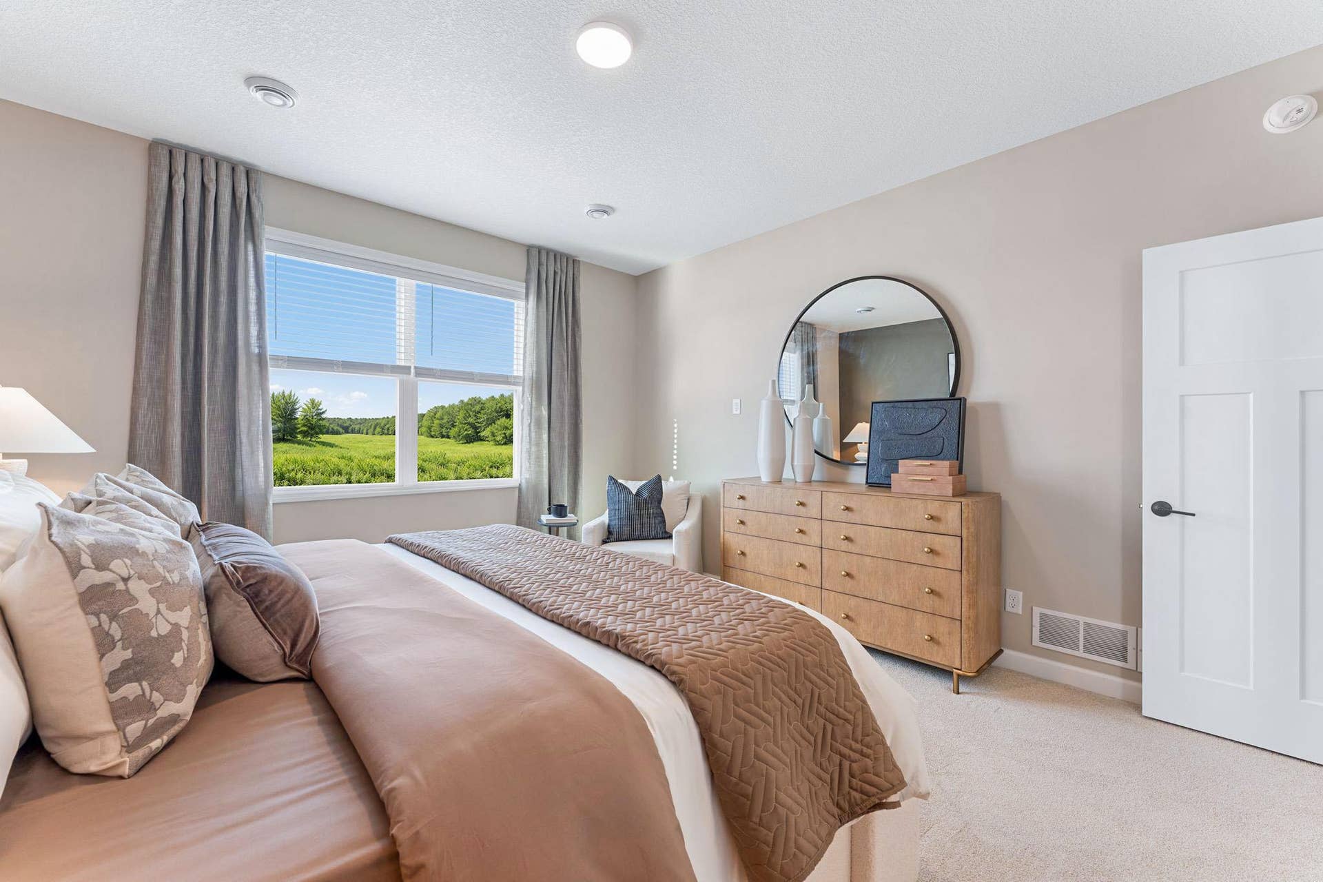 5222 Long Pointe Bay, Woodbury, MN 55129 (All photos are of the actual model home.)