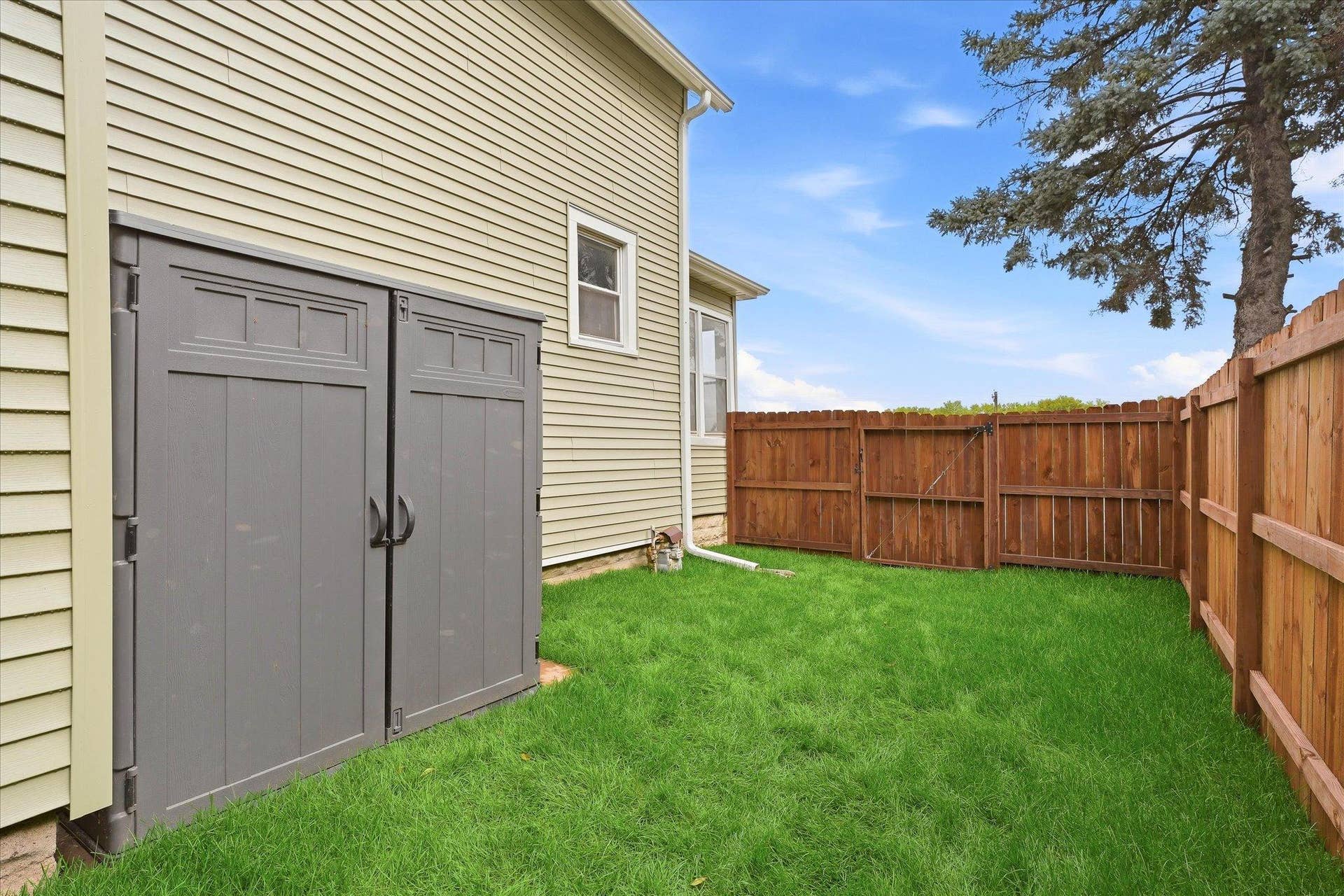 558 Concord Street, 104, Saint Paul, MN 55107 Enjoy fresh new sod and a privacy fence that create a more secluded outdoor retreat!