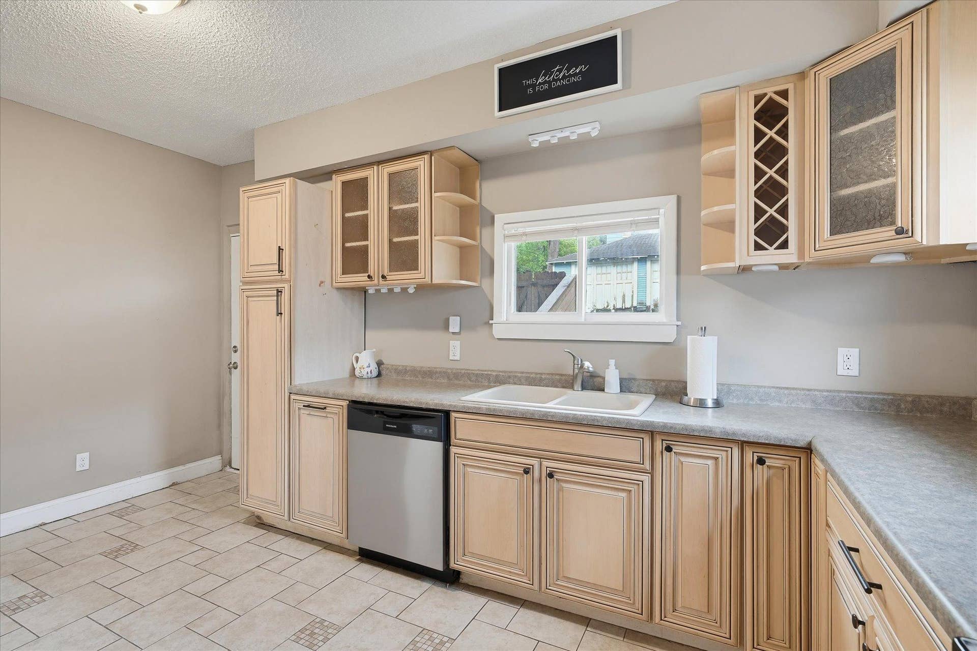 558 Concord Street, 104, Saint Paul, MN 55107 558 Concord Street, 104, Saint Paul, MN 55107