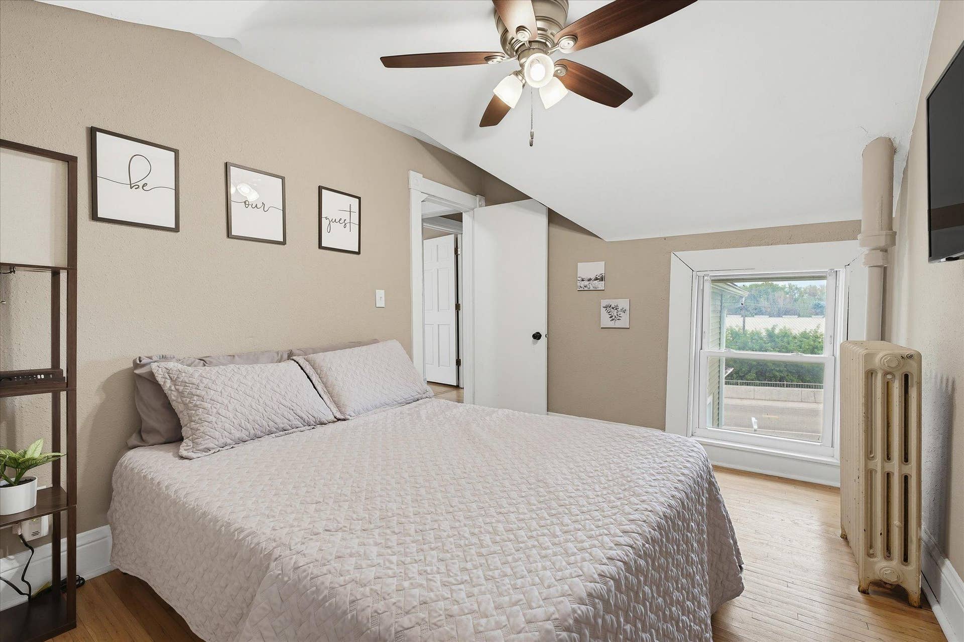 558 Concord Street, 104, Saint Paul, MN 55107 Relax in the spacious primary bedroom with a large walk in closet!