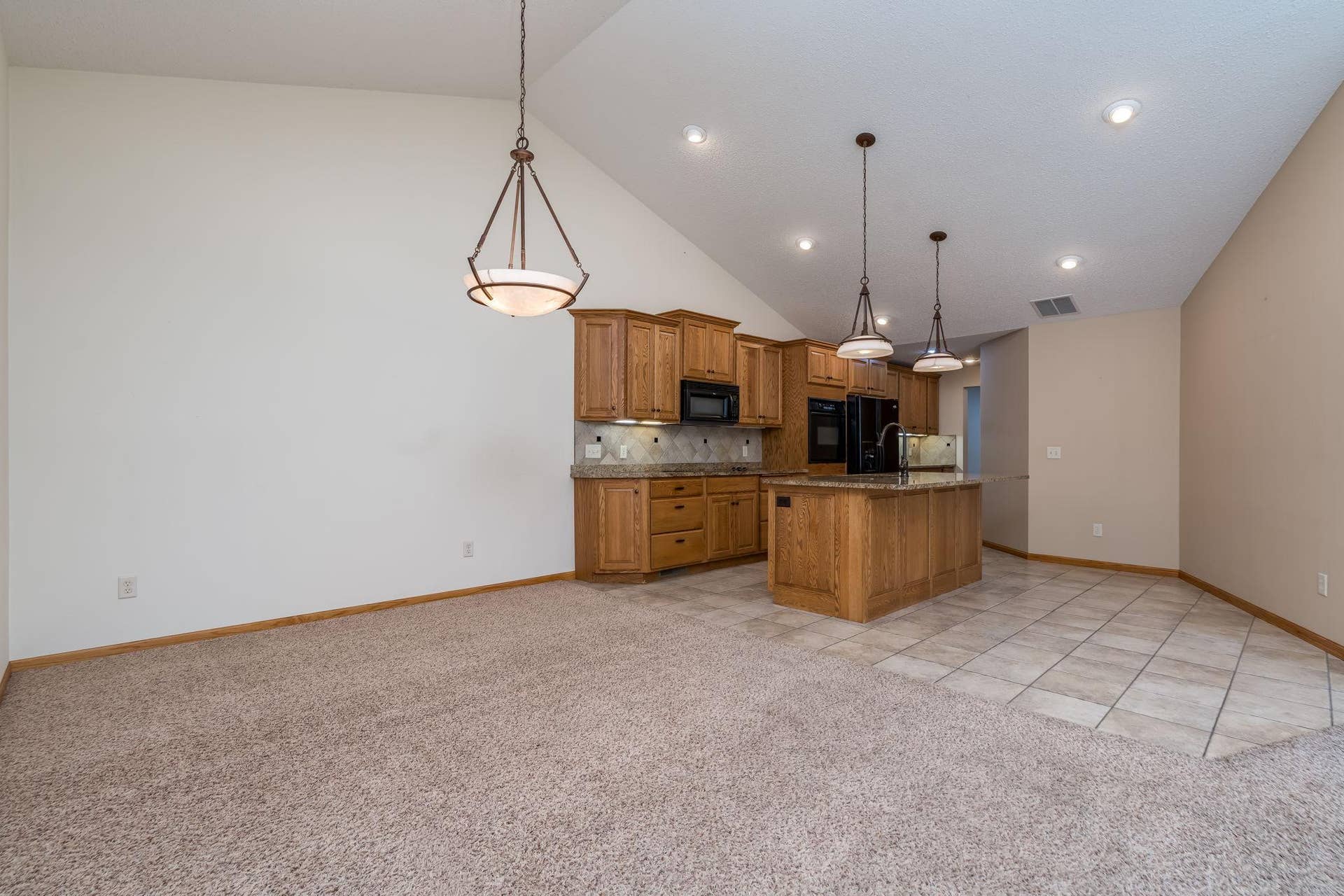 749 Grayhawk Circle, Mankato, MN 56001 13-web-or-mls-749-grayhawk-cir.jpg