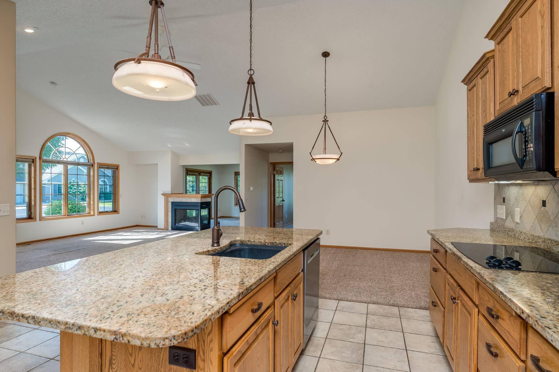 749 Grayhawk Circle, Mankato, MN 56001 19-web-or-mls-749-grayhawk-cir.jpg