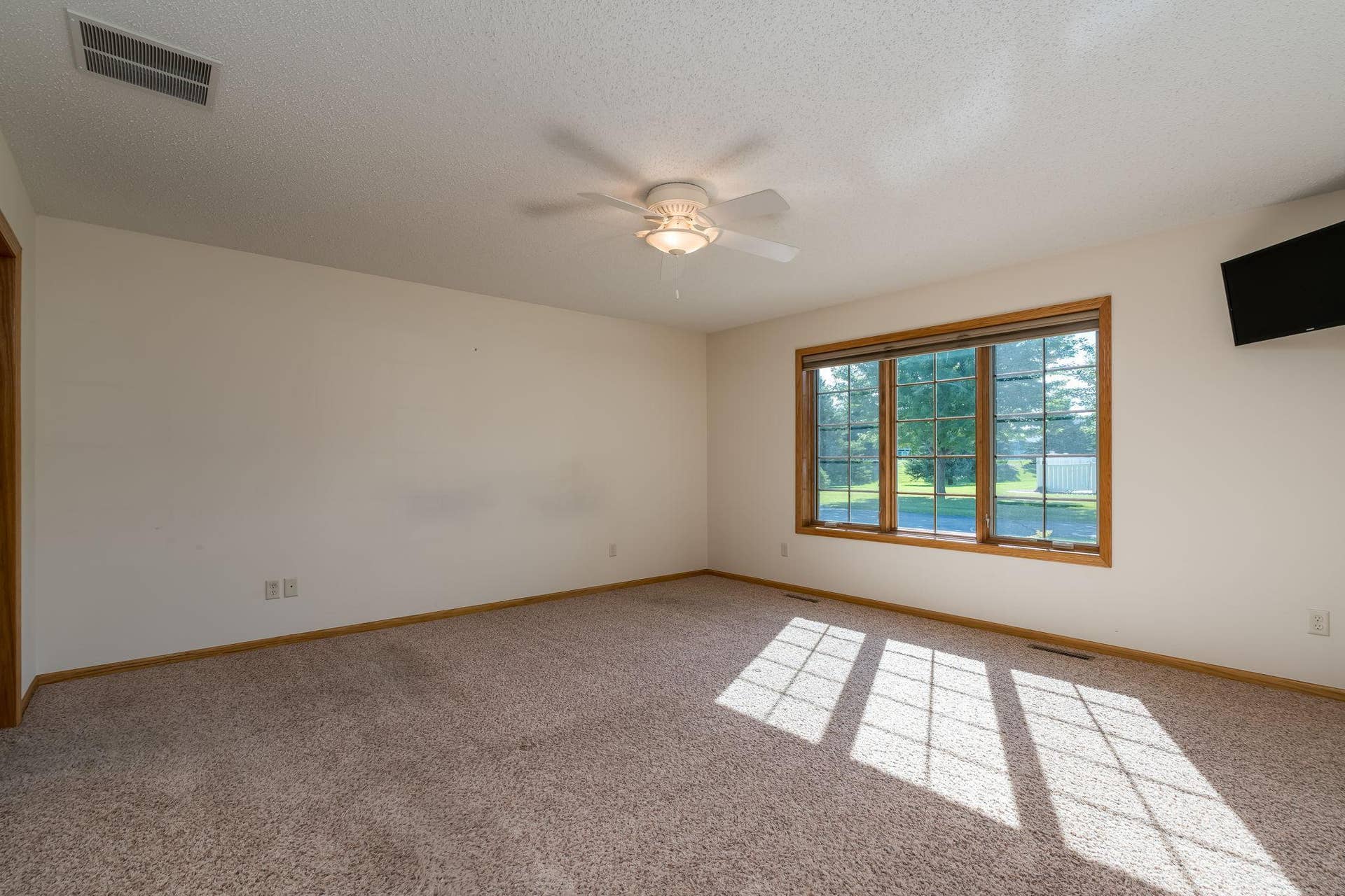 749 Grayhawk Circle, Mankato, MN 56001 21-web-or-mls-749-grayhawk-cir.jpg