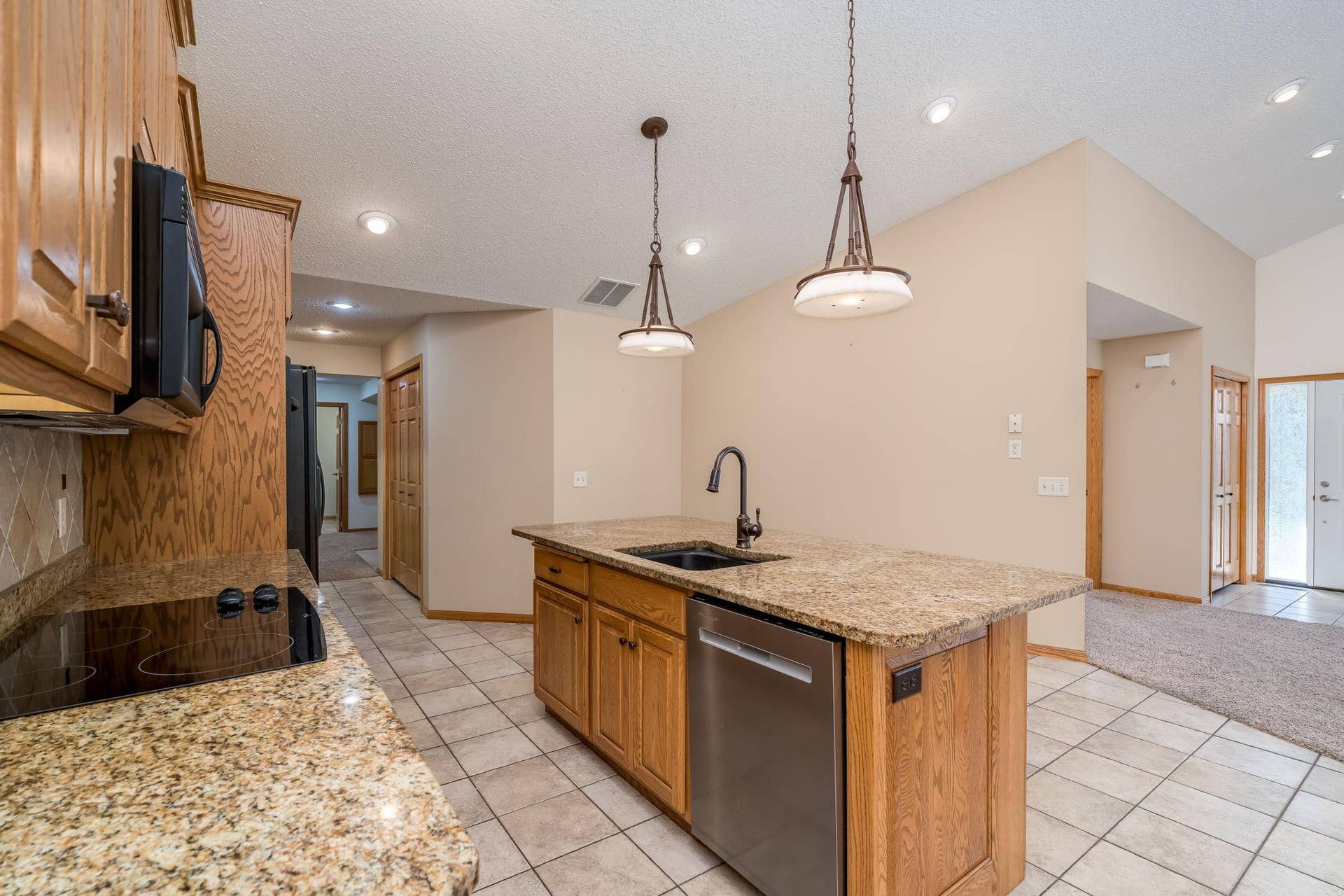 749 Grayhawk Circle, Mankato, MN 56001 17-web-or-mls-749-grayhawk-cir.jpg