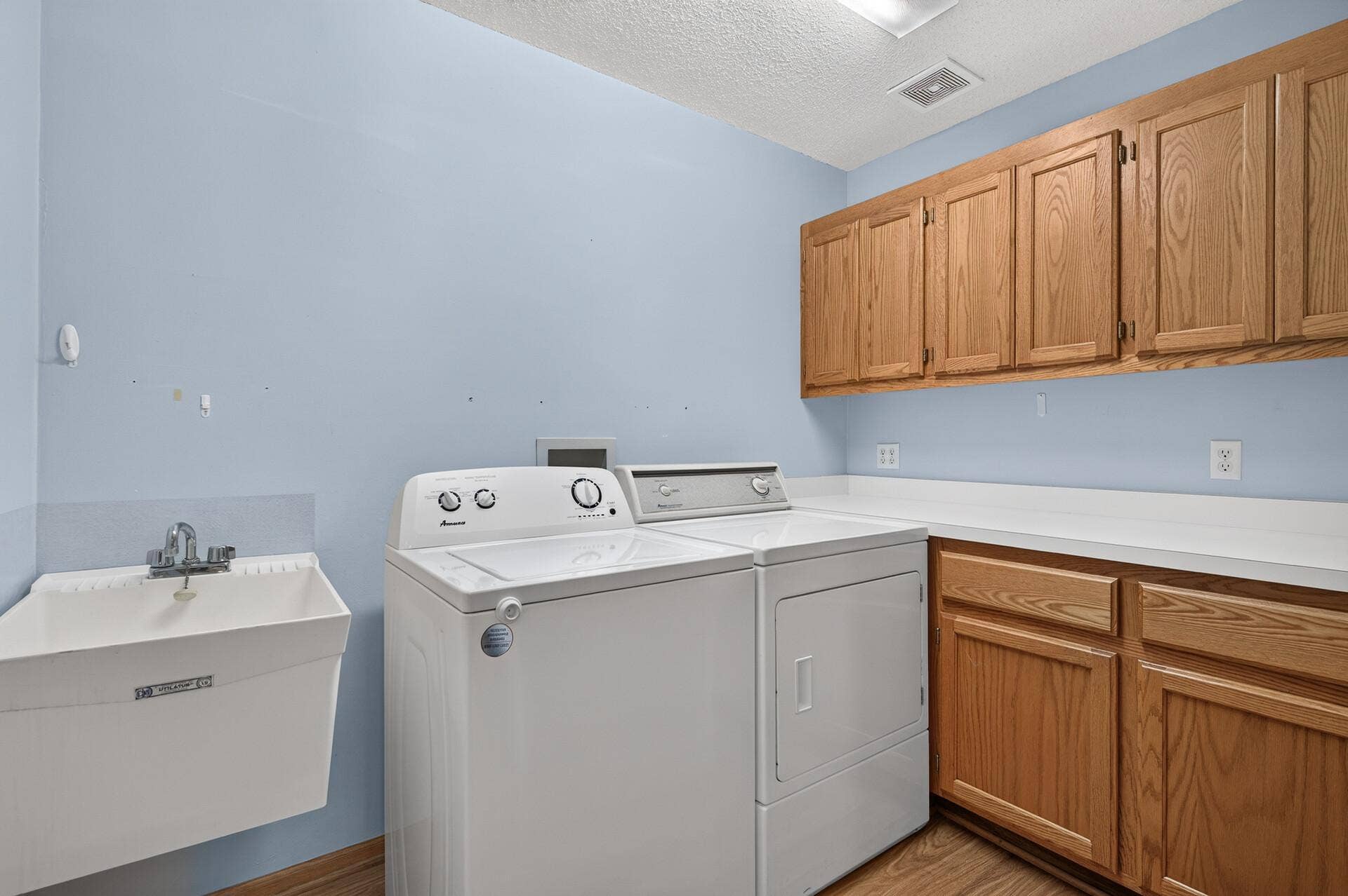 6511 20th Street N, Oakdale, MN 55128 6511 20th Street N, Oakdale, MN 55128