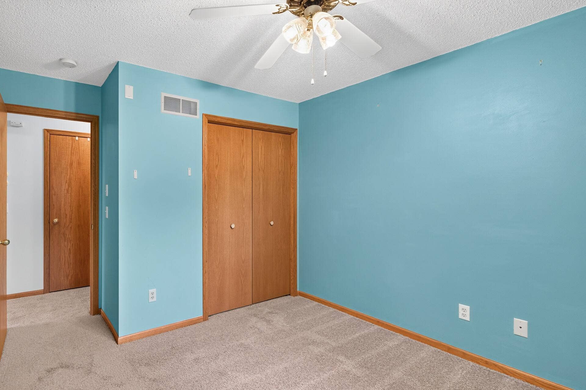 6511 20th Street N, Oakdale, MN 55128 6511 20th Street N, Oakdale, MN 55128
