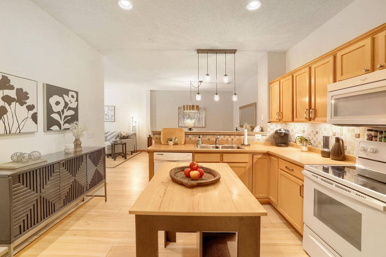 13457 Europa Court N, #3, Hugo, MN 55038 13457 Europa ct N unit 3 - Web Quality - 019 - 16 Kitchen.jpg