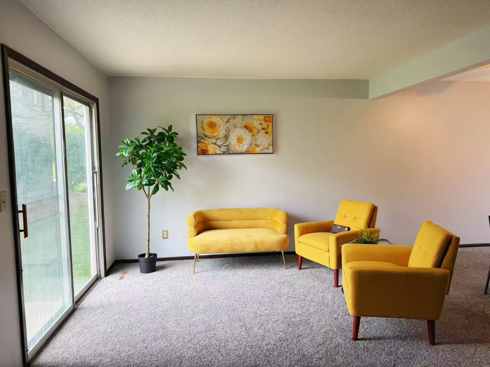 2342 Dorland Drive, Maplewood, MN 55119 Image2 (1).png