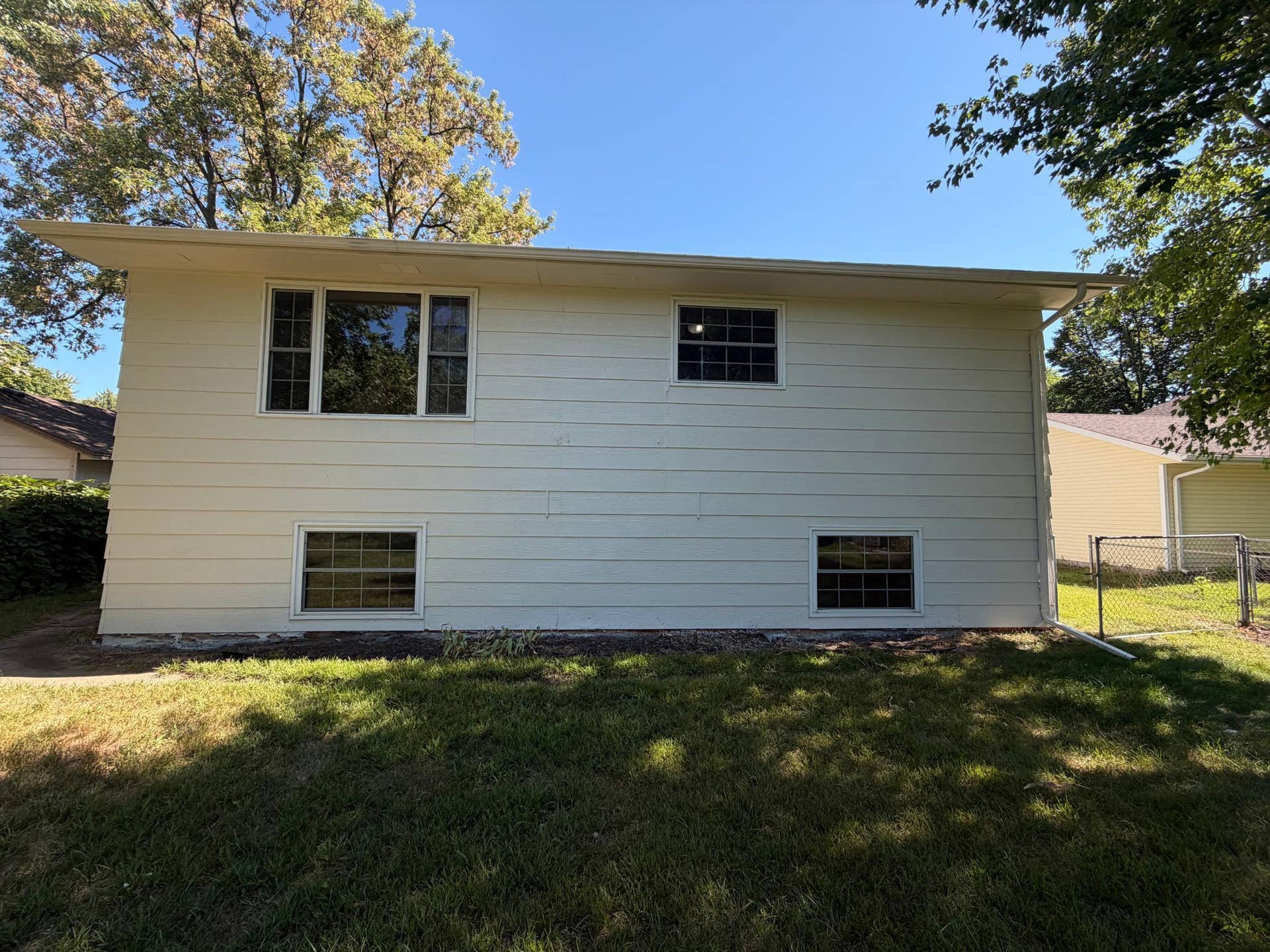 7537 Fairfield Road N, Brooklyn Park, MN 55444 listing_4.jpg