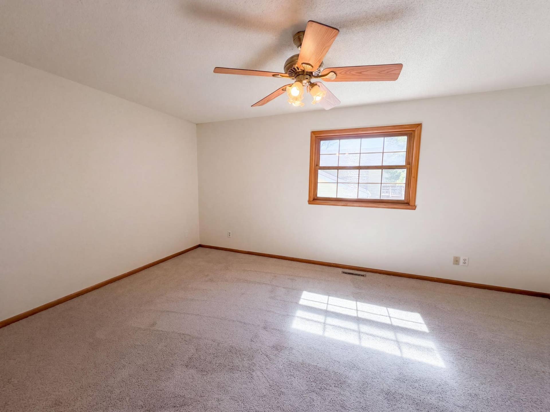 7537 Fairfield Road N, Brooklyn Park, MN 55444 listing_13.jpg