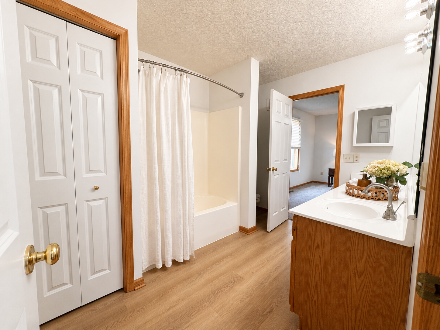12141 85th Place N, Maple Grove, MN 55369 Bathroom
