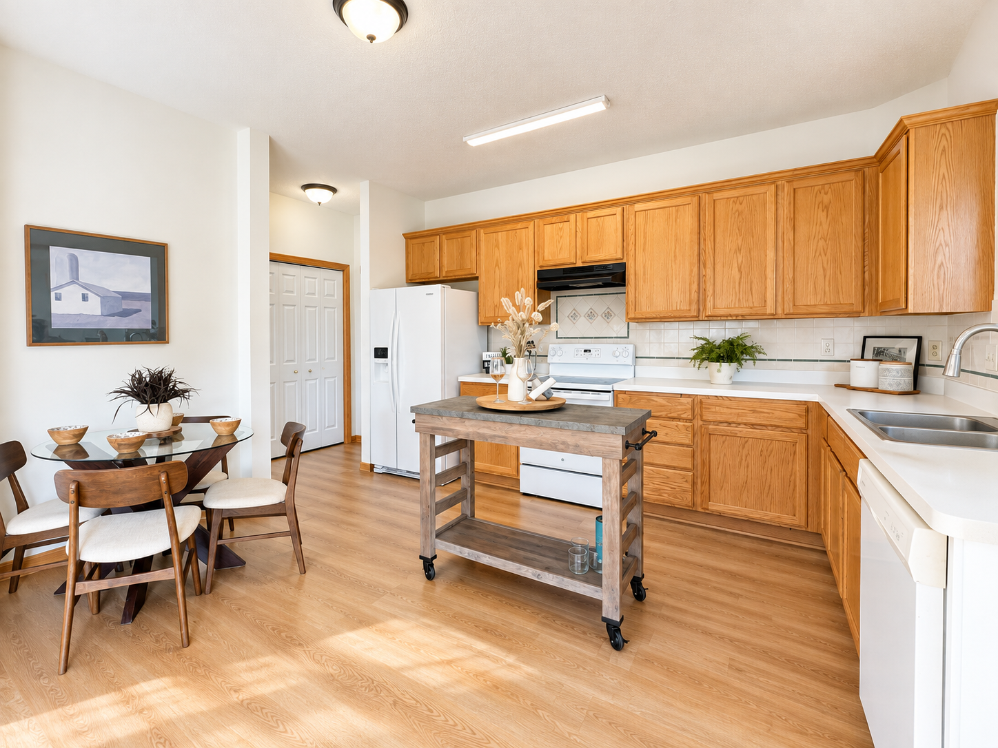 12141 85th Place N, Maple Grove, MN 55369 Eat-In Kitchen