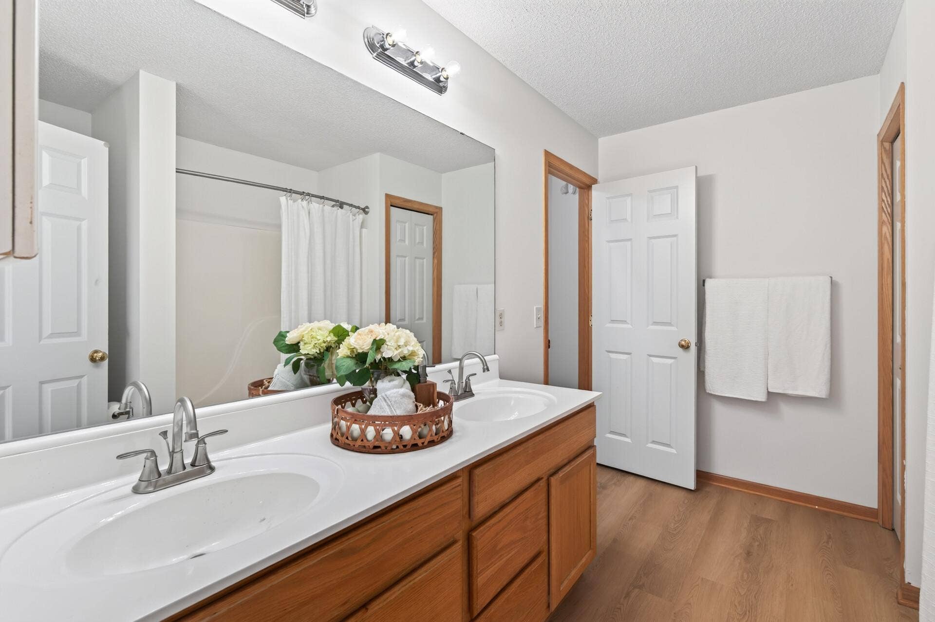 12141 85th Place N, Maple Grove, MN 55369 Bathroom