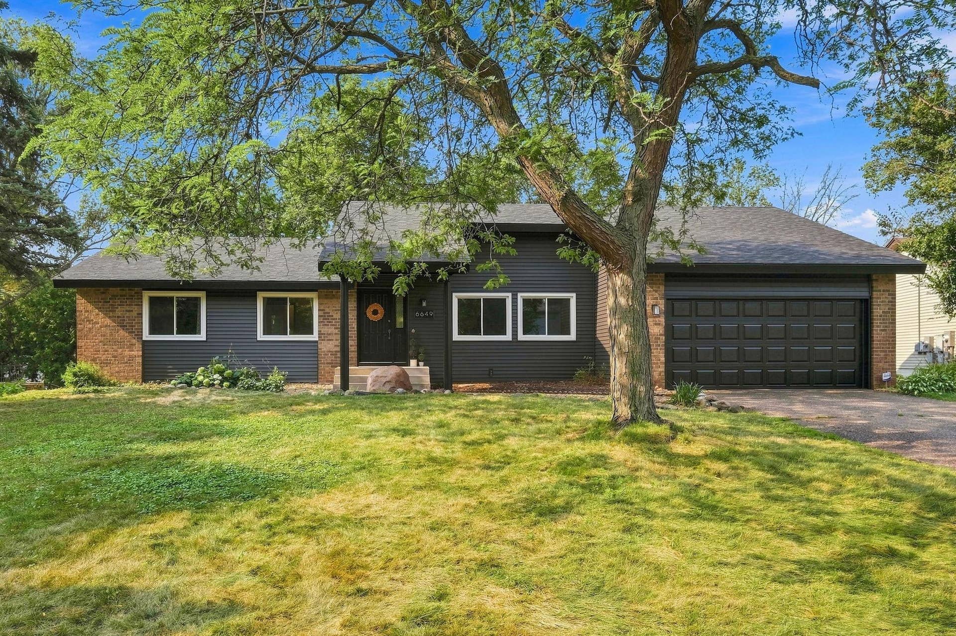 6649 Buckingham Road, Woodbury, MN 55125 6649 Buckingham Rd Woodbury MN 55125 2.jpg