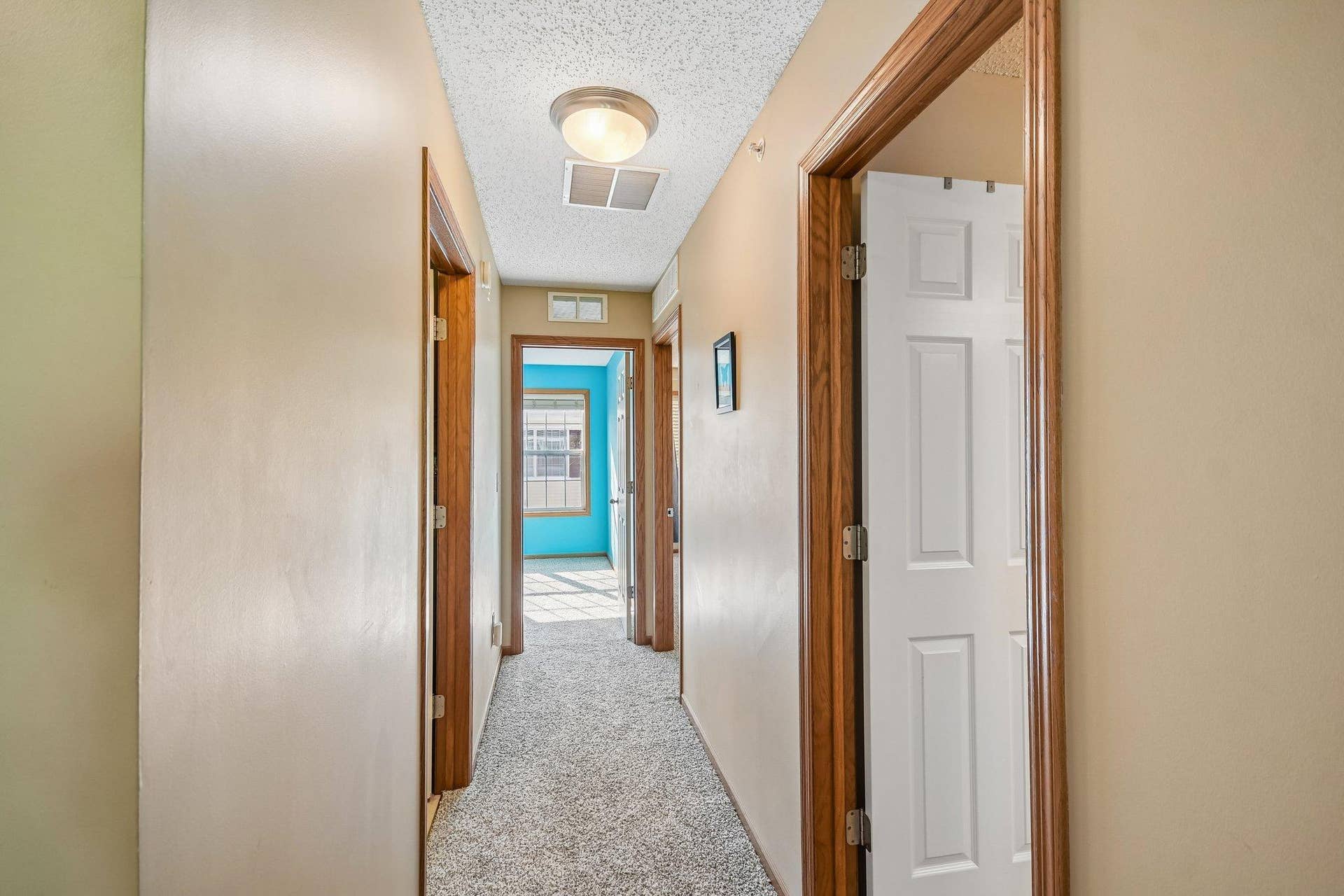 1602 Woodlynn Avenue, #2, Maplewood, MN 55109 13-web-or-mls-Woodlynn Ave 2-S1009-021.jpg