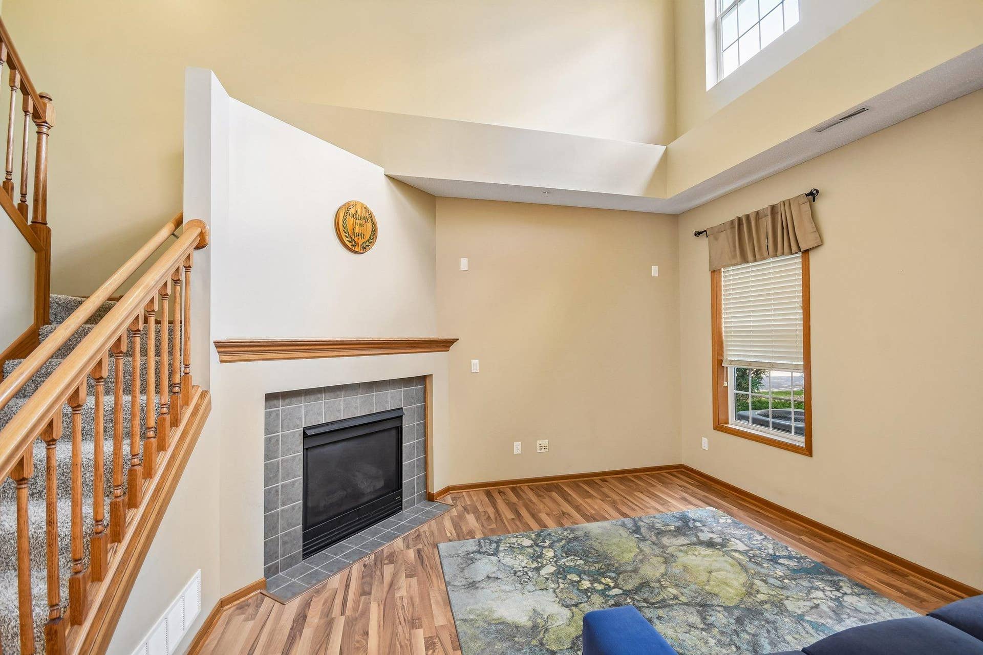 1602 Woodlynn Avenue, #2, Maplewood, MN 55109 4-web-or-mls-Woodlynn Ave 2-S1009-005.jpg