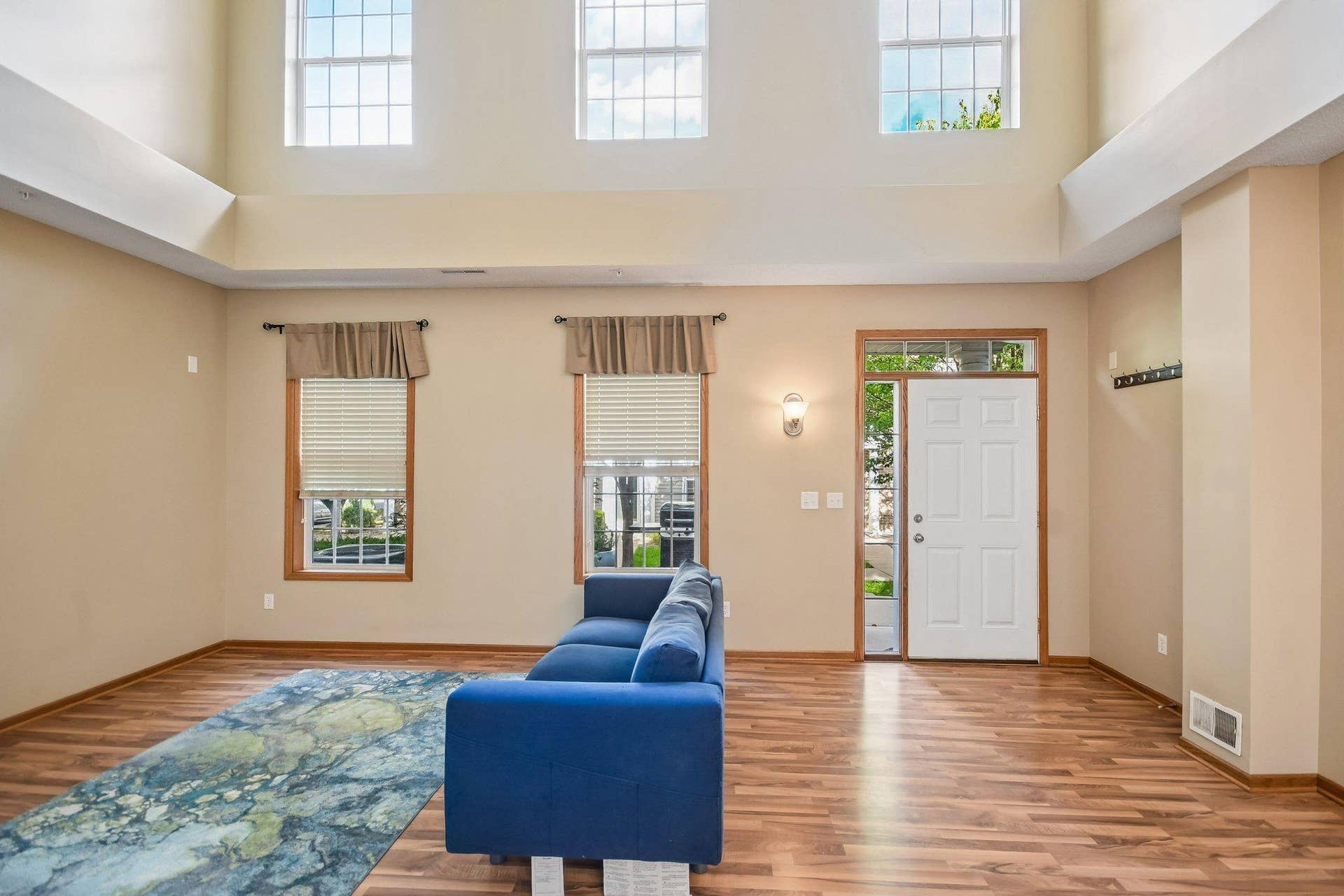 1602 Woodlynn Avenue, #2, Maplewood, MN 55109 5-web-or-mls-Woodlynn Ave 2-S1009-006.jpg