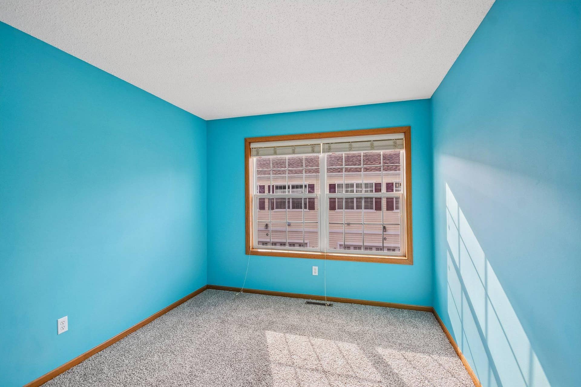 1602 Woodlynn Avenue, #2, Maplewood, MN 55109 20-web-or-mls-Woodlynn Ave 2-S1009-011.jpg