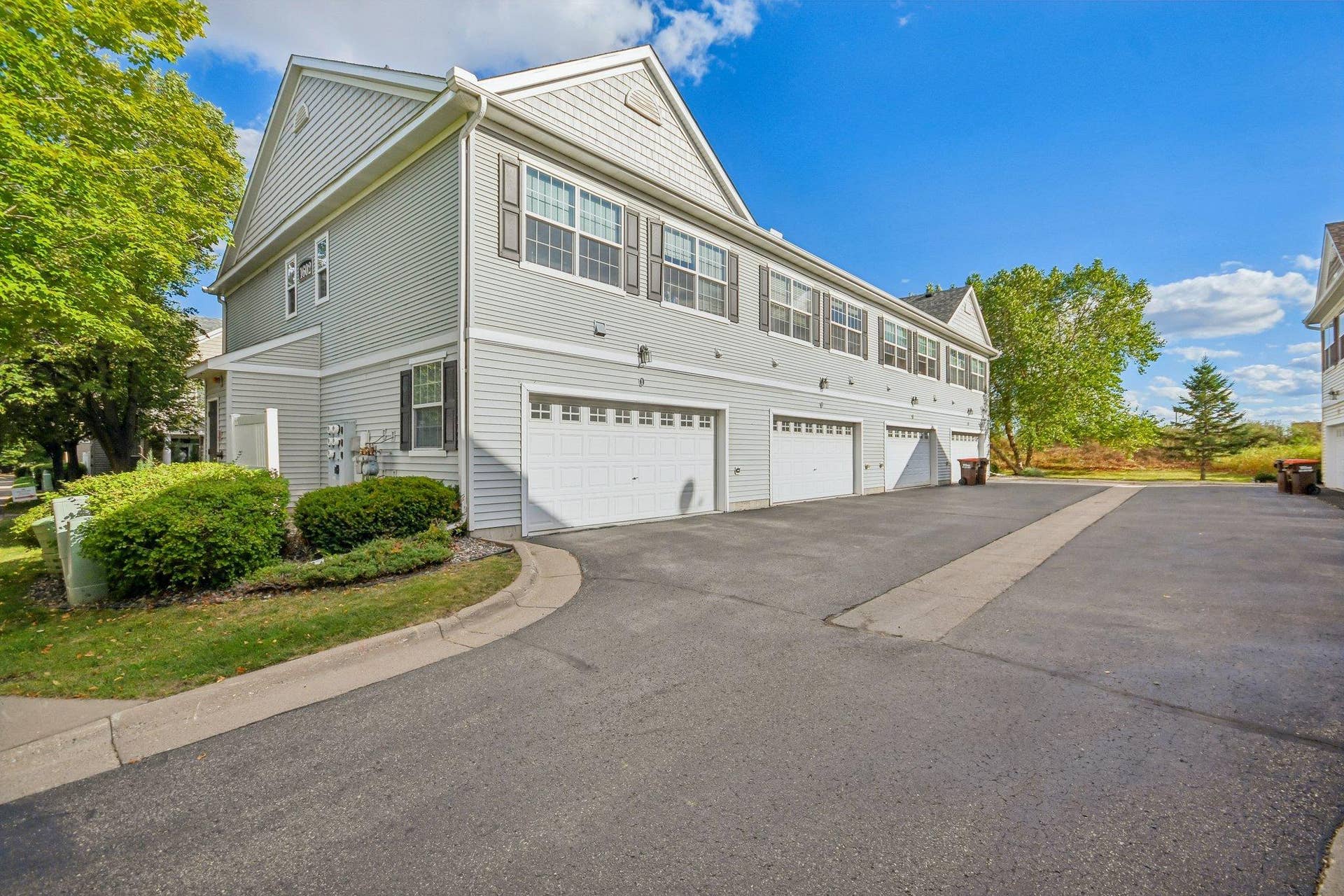 1602 Woodlynn Avenue, #2, Maplewood, MN 55109 26-web-or-mls-Woodlynn Ave 2-S1009-030.jpg