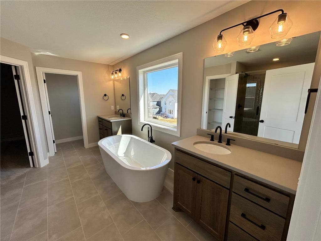4097 Arbor Drive, Woodbury, MN 55129 4097 Arbor Drive, Woodbury, MN 55129