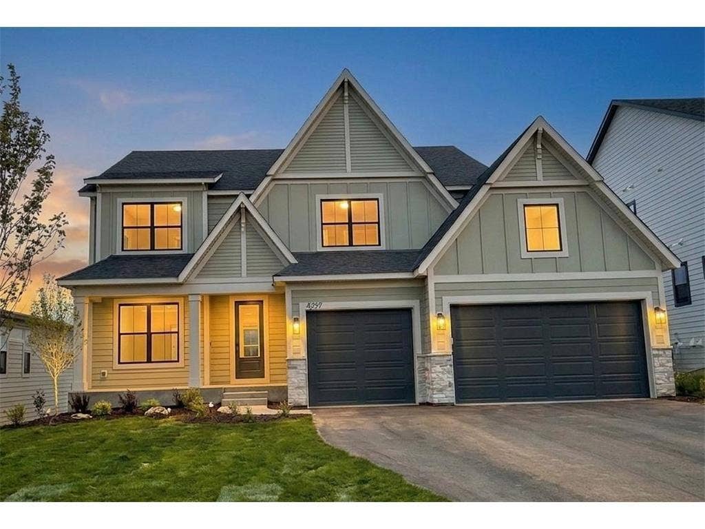 4097 Arbor Drive, Woodbury, MN 55129 Move In Ready!