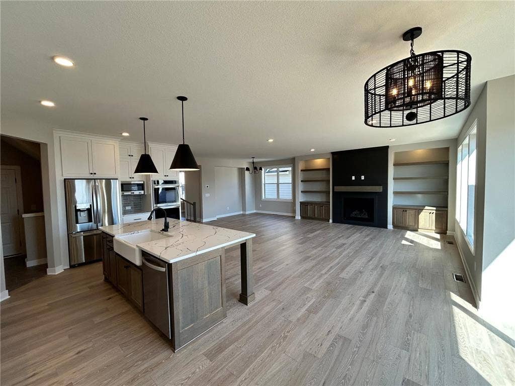 4097 Arbor Drive, Woodbury, MN 55129 4097 Arbor Drive, Woodbury, MN 55129