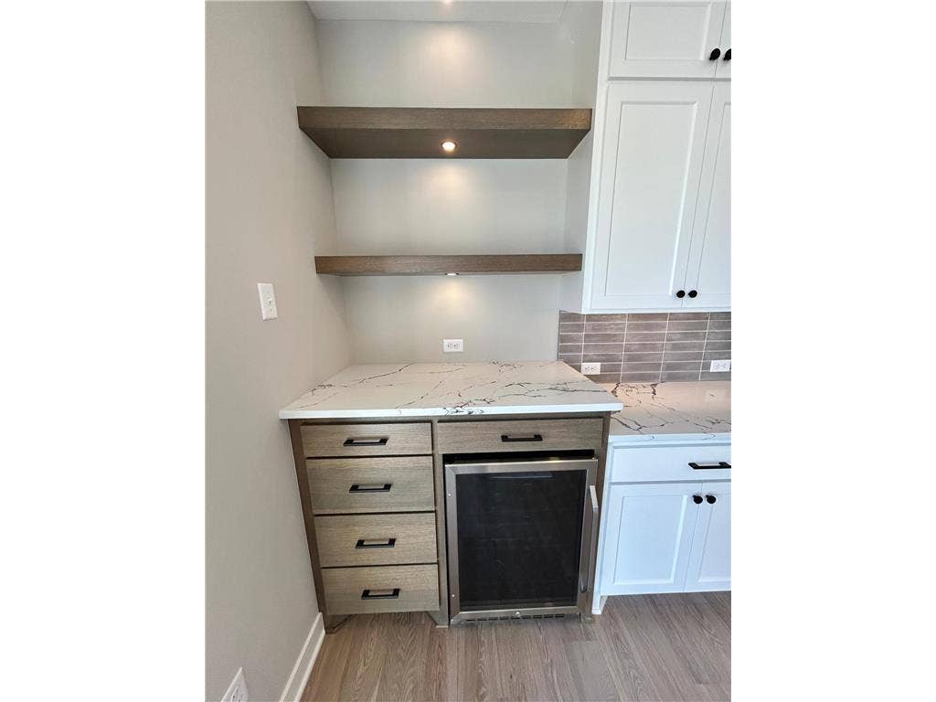 4097 Arbor Drive, Woodbury, MN 55129 4097 Arbor Drive, Woodbury, MN 55129